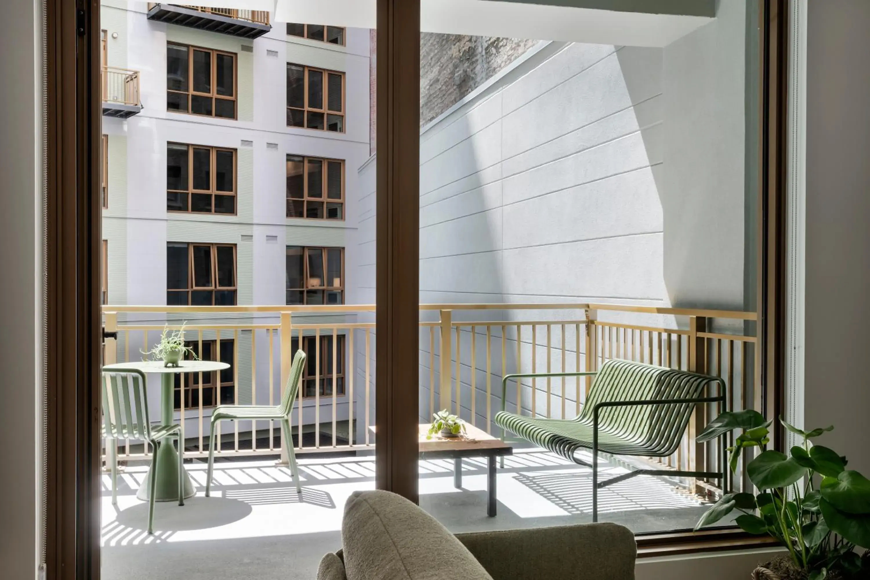 Apartment with Balcony in ROOST White House Apartment with Balcony in ROOST White House