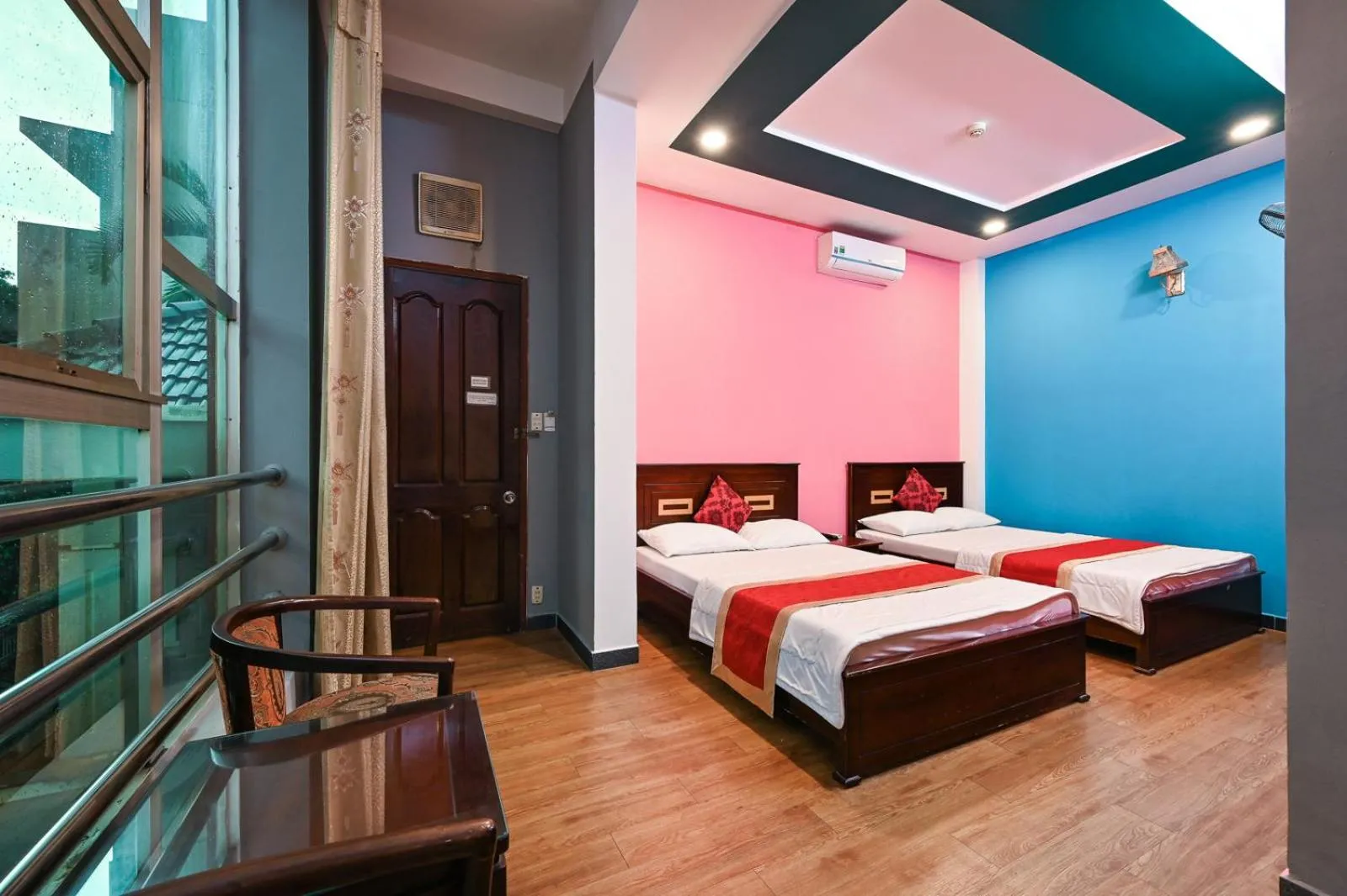 Bed in Hoang Phung Hotel - Tan Son Nhat Airport