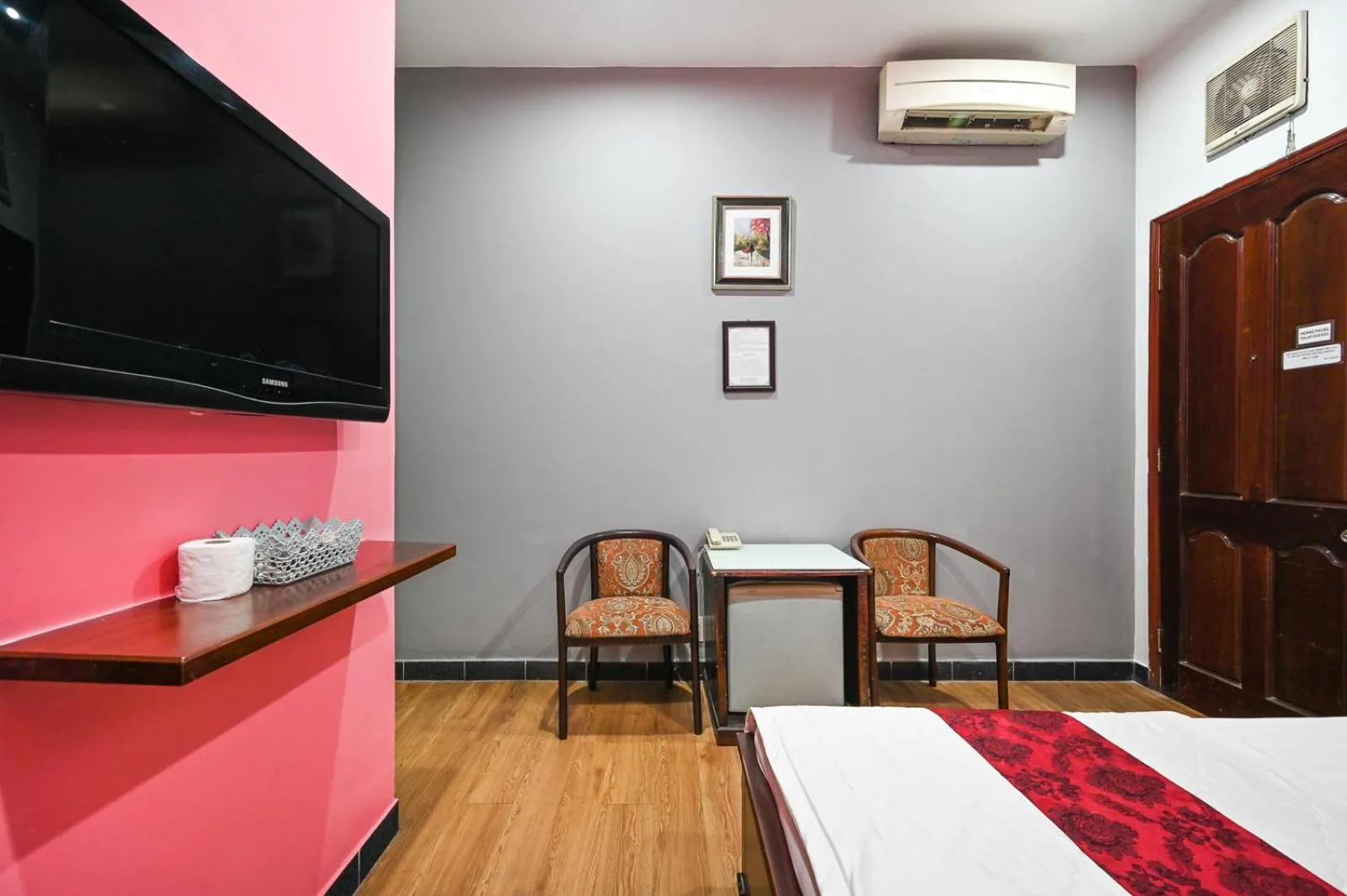 TV and multimedia in Hoang Phung Hotel - Tan Son Nhat Airport