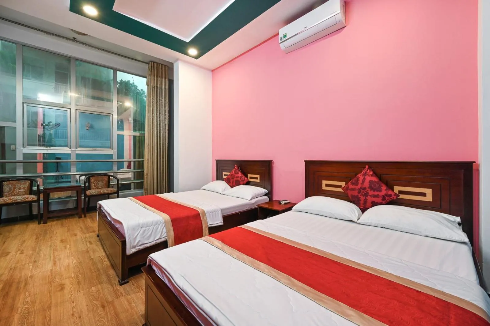 Bed in Hoang Phung Hotel - Tan Son Nhat Airport