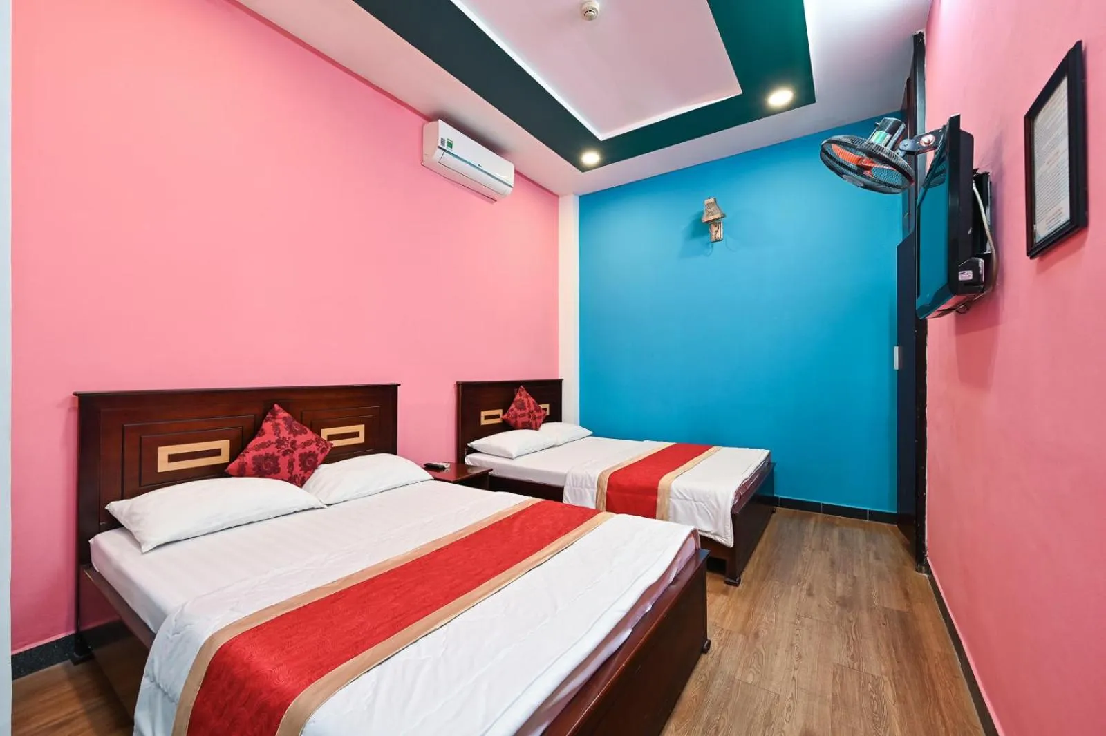 Bed in Hoang Phung Hotel - Tan Son Nhat Airport