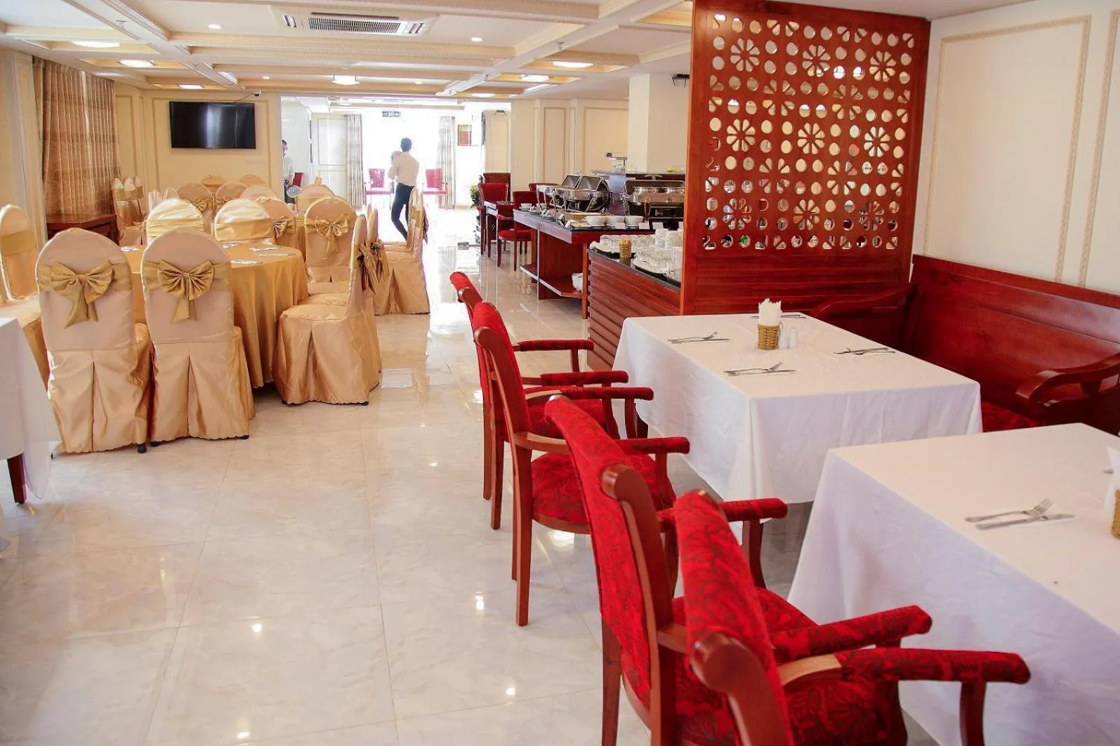 Restaurant/places to eat in Minh Tam Phu Nhuan Hotel & Spa