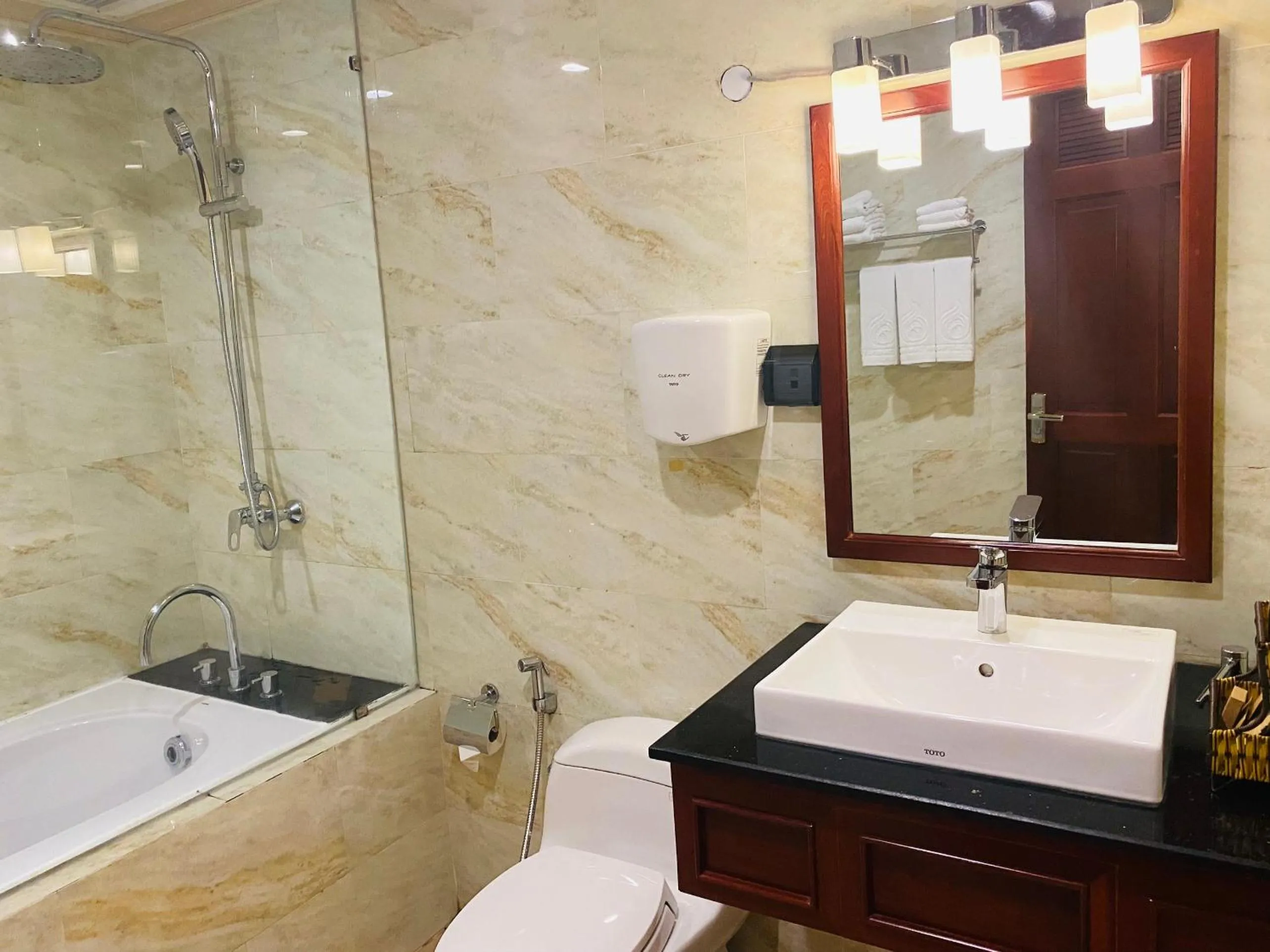 Bathroom in Minh Tam Phu Nhuan Hotel & Spa