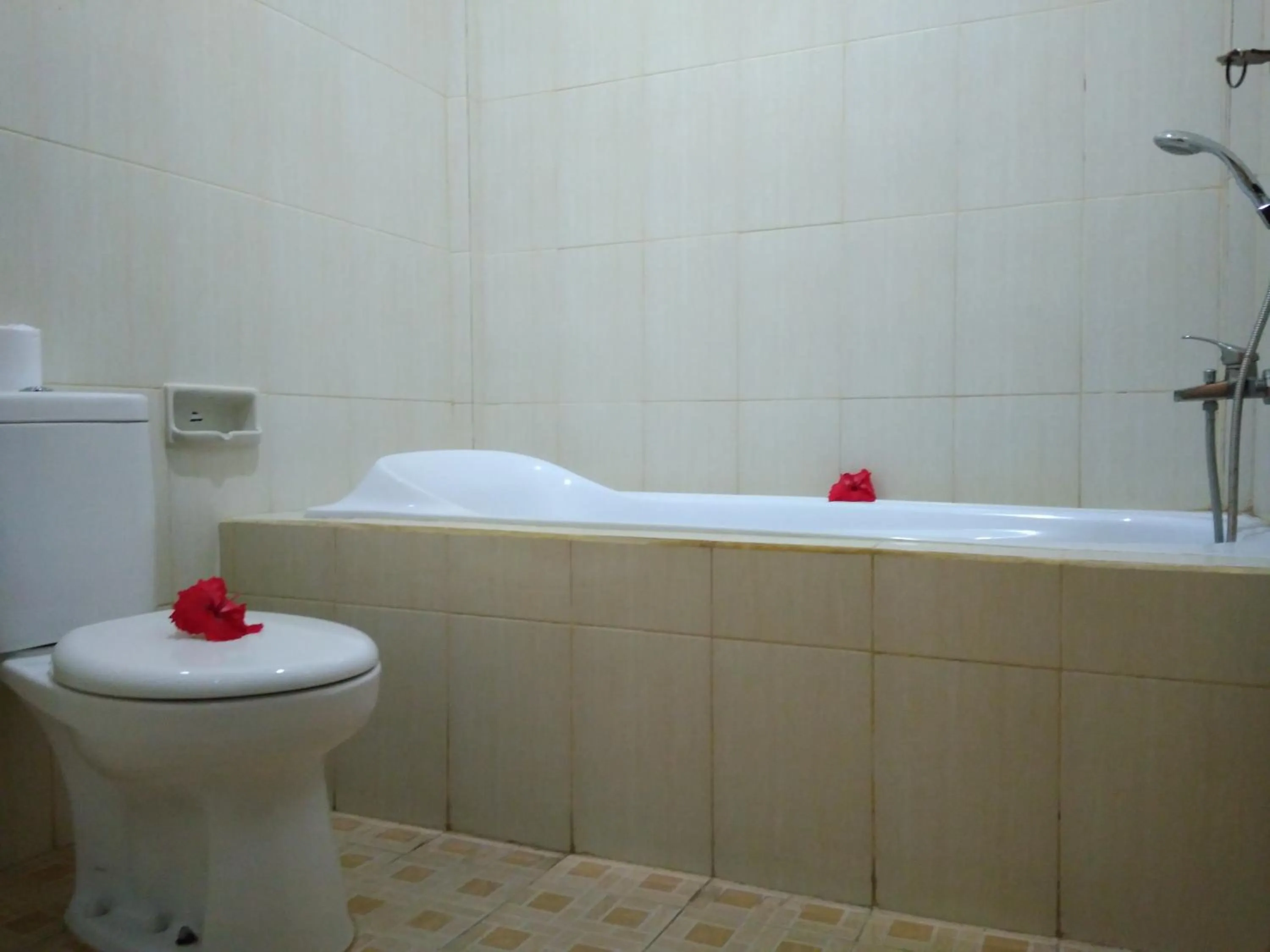 Shower in Kartika Bungalows