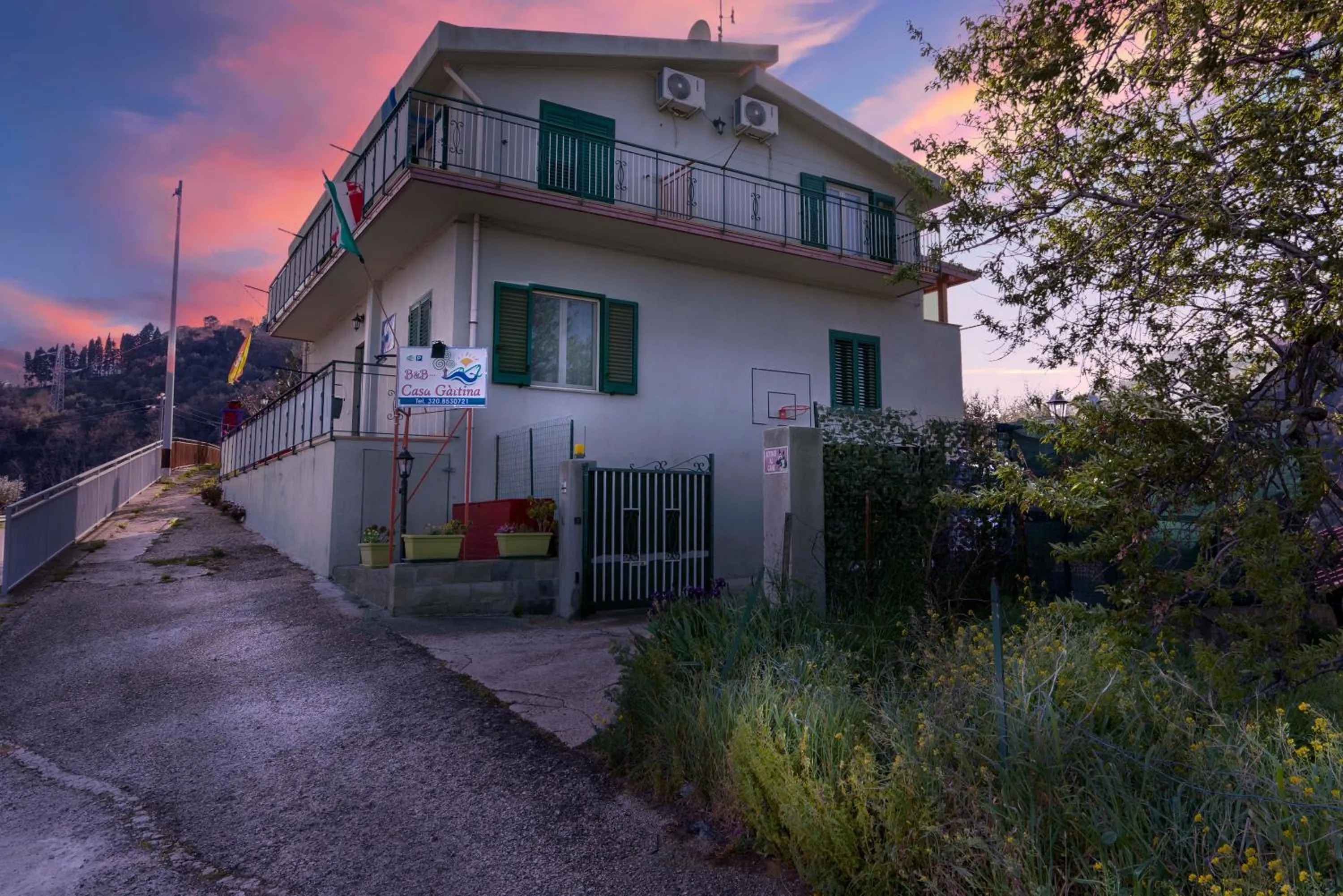 Facade/entrance in B&B Gàttina