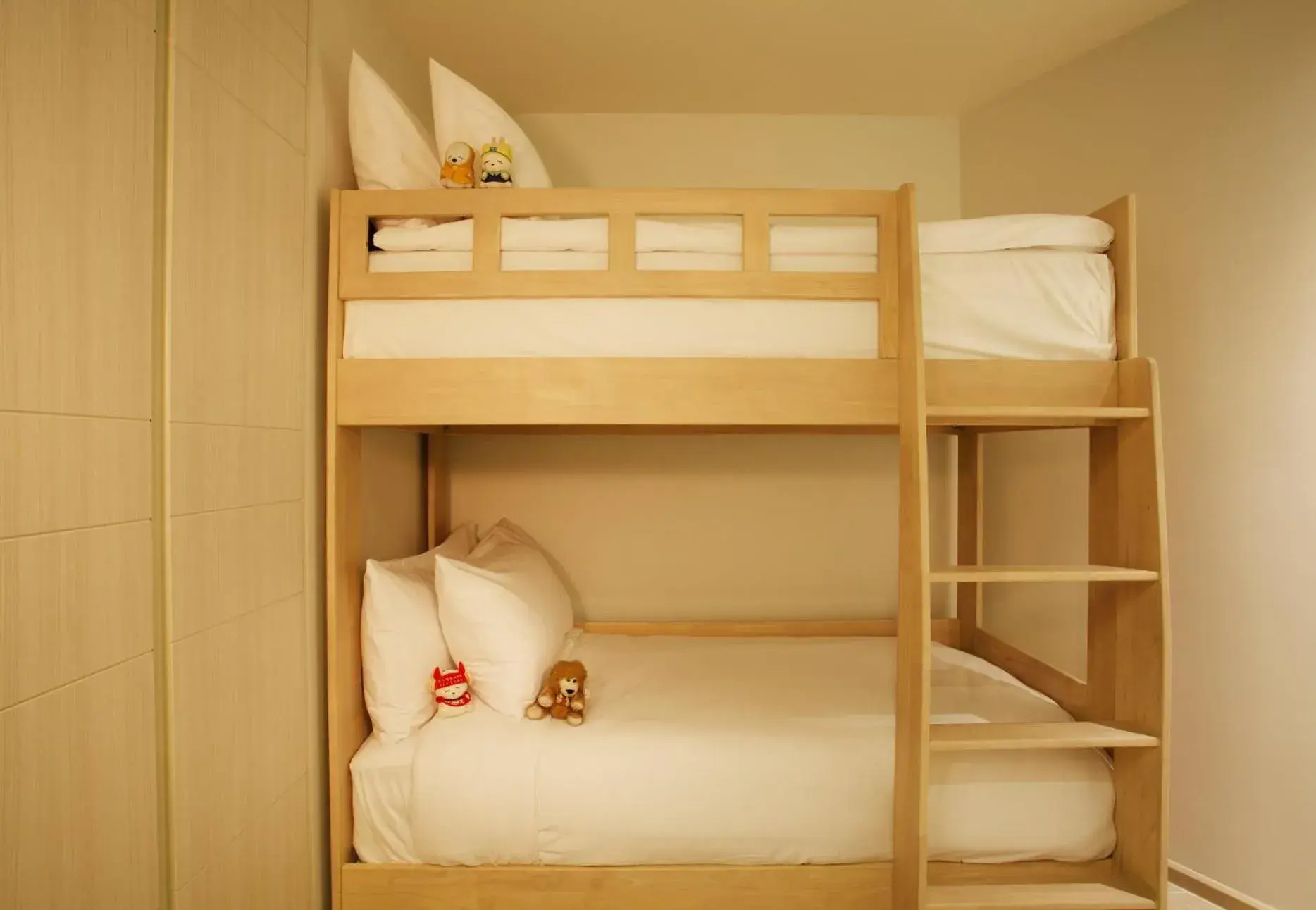bunk bed, Bed in Centara Life Maris Resort Jomtien bunk bed, Bed in Centara Life Maris Resort Jomtien