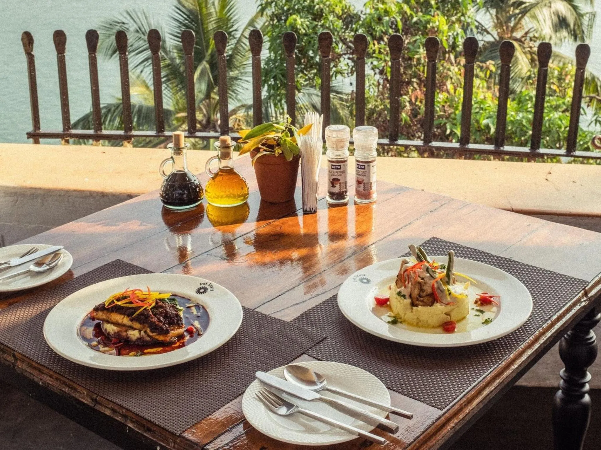 Food and drinks in Fort Tiracol Goa