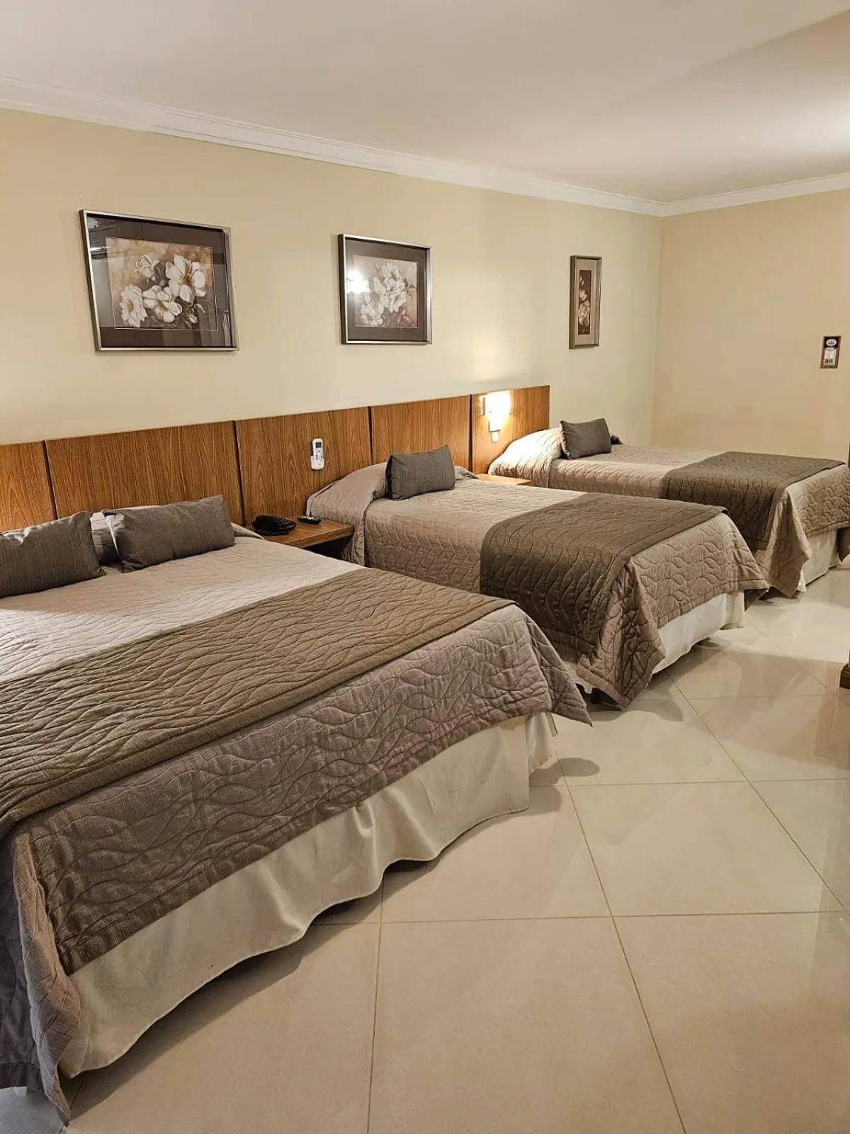 Bed in Barbur Center Hotel