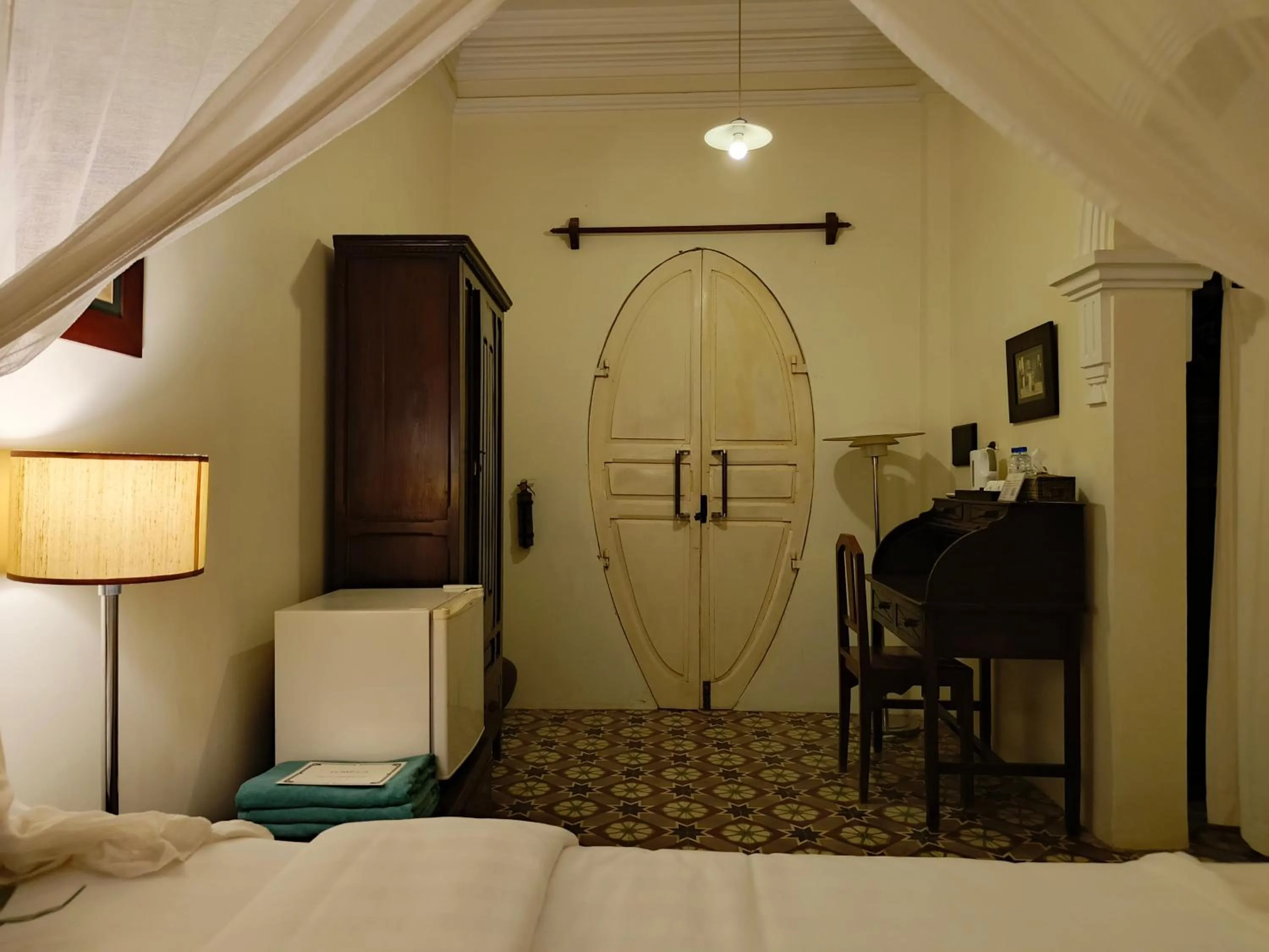 View (from property/room), Bed in La Villa