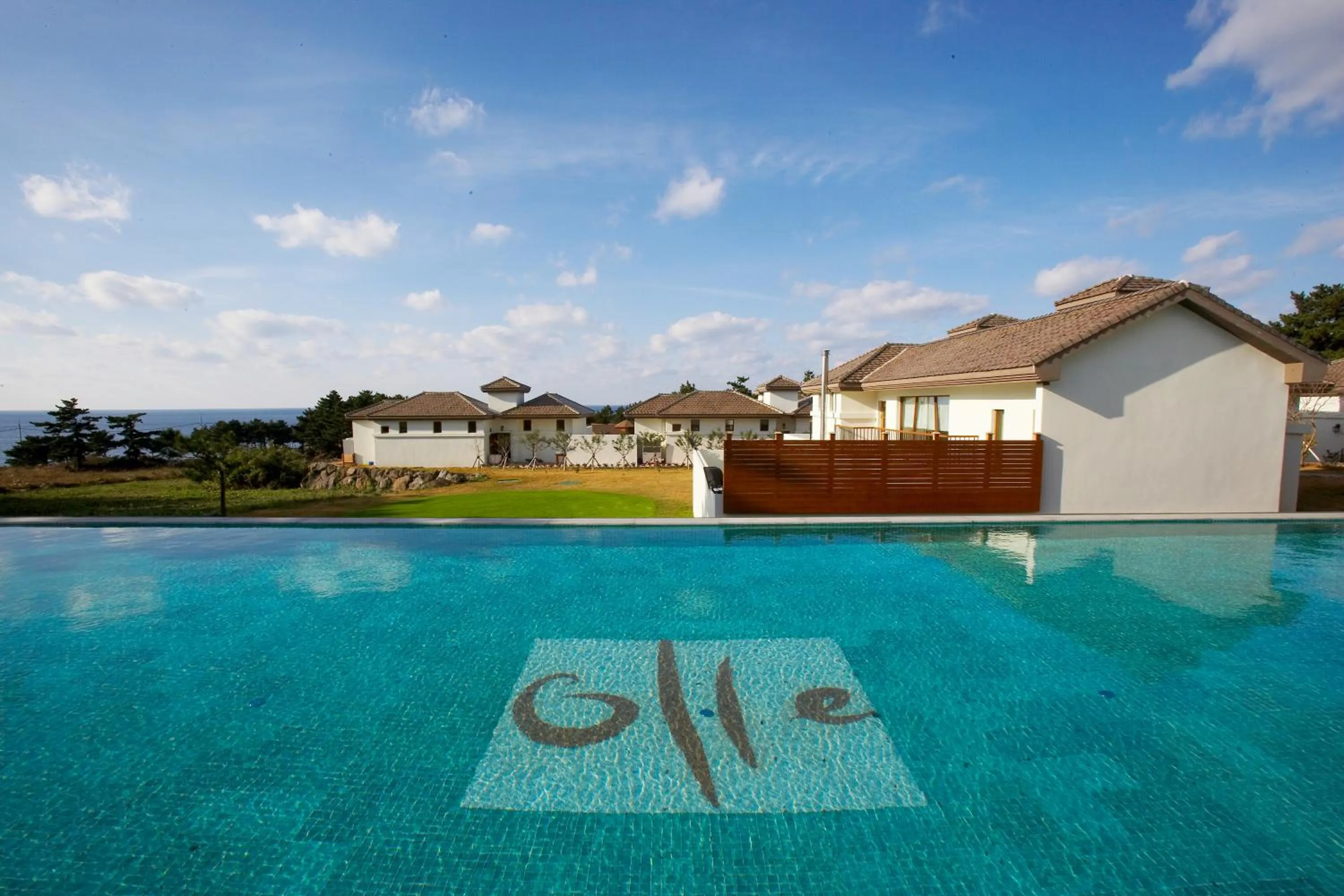Swimming pool in Olle Resort