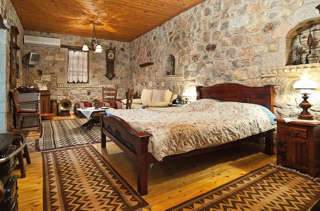 Alexandros Pension