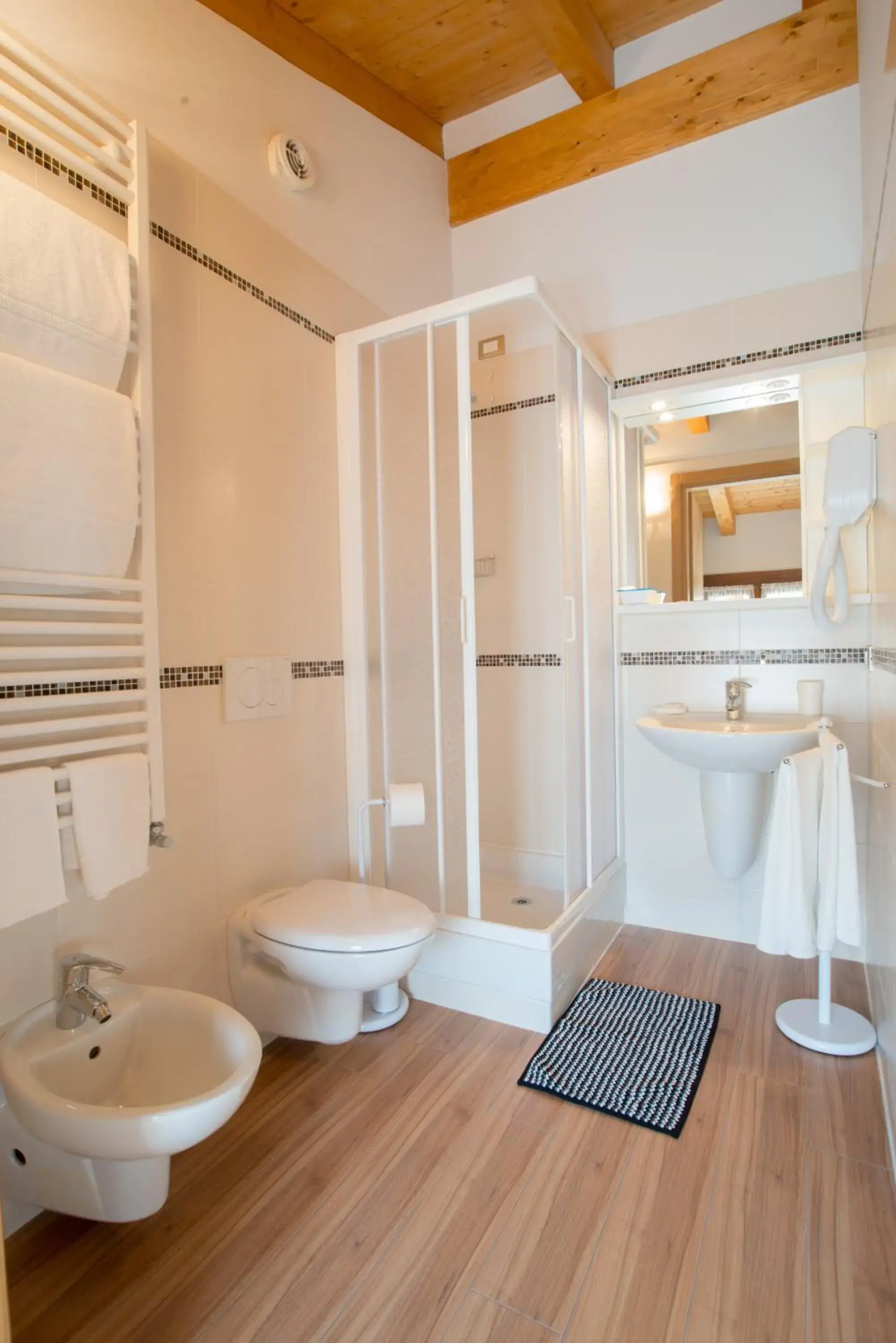 Double Room with Private Bathroom in Bed and Breakfast La Quiete Double Room with Private Bathroom in Bed and Breakfast La Quiete