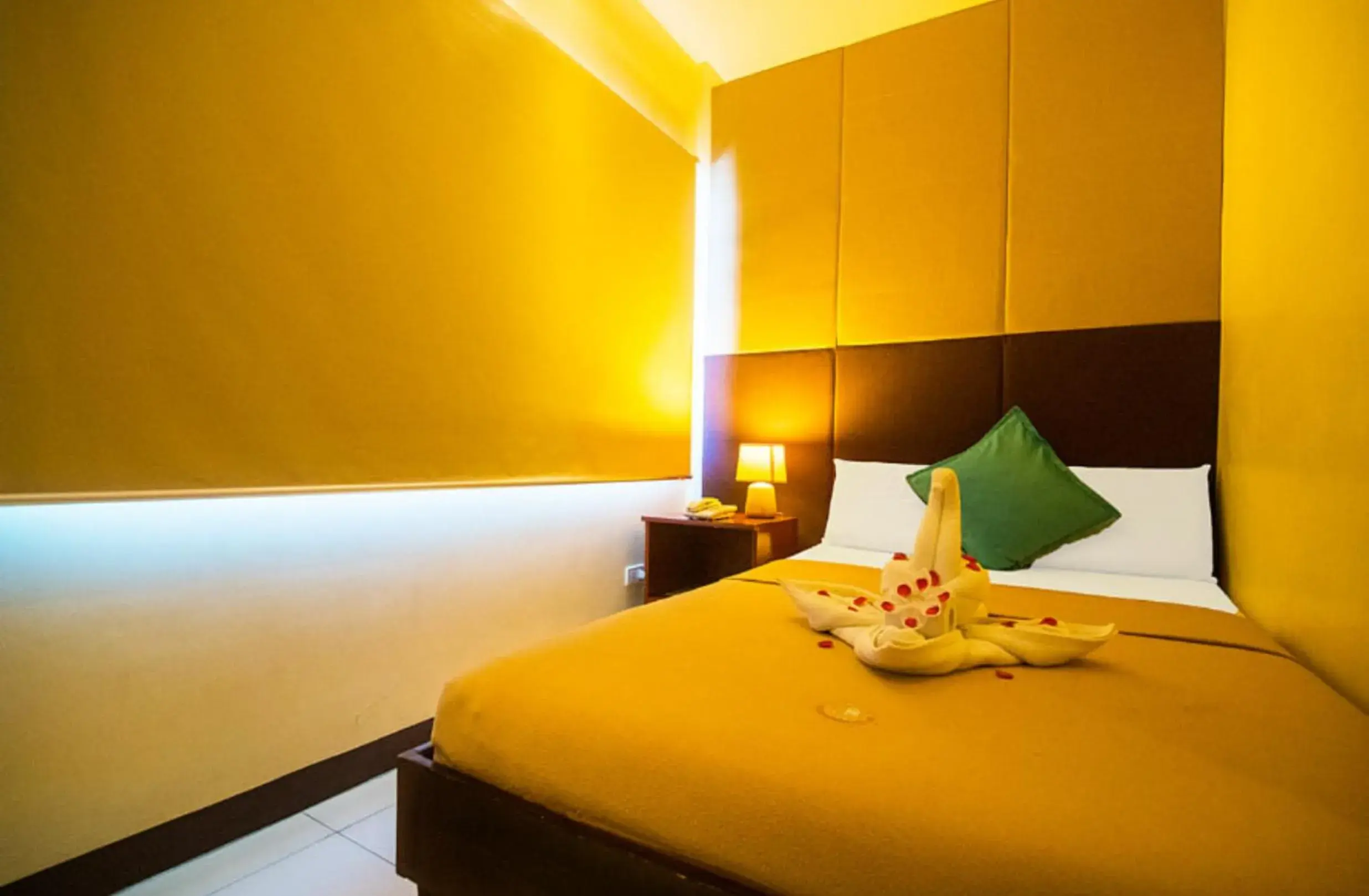 Standard Double Room in Mariners Court Hotel Cebu Standard Double Room in Mariners Court Hotel Cebu