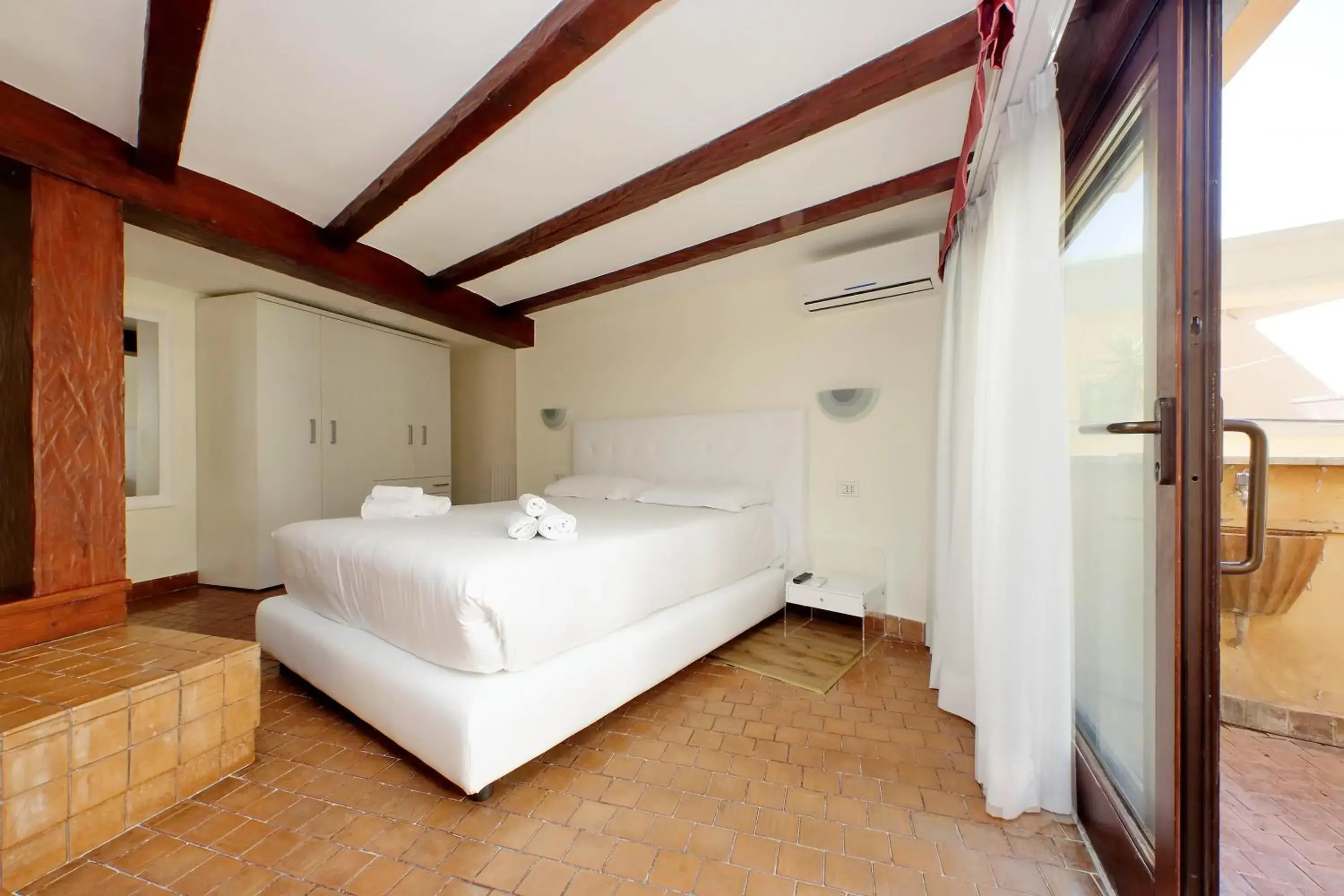 Bed in Trevi Rome Suite Bed in Trevi Rome Suite