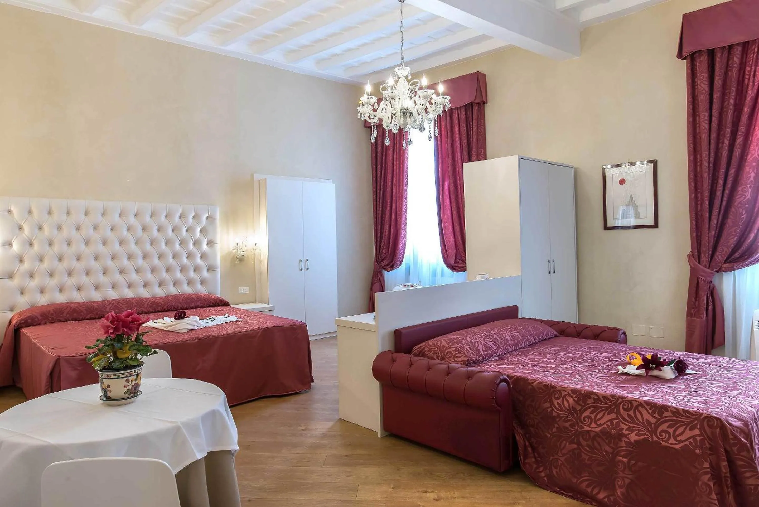 Bedroom, Bed in Trevi Rome Suite