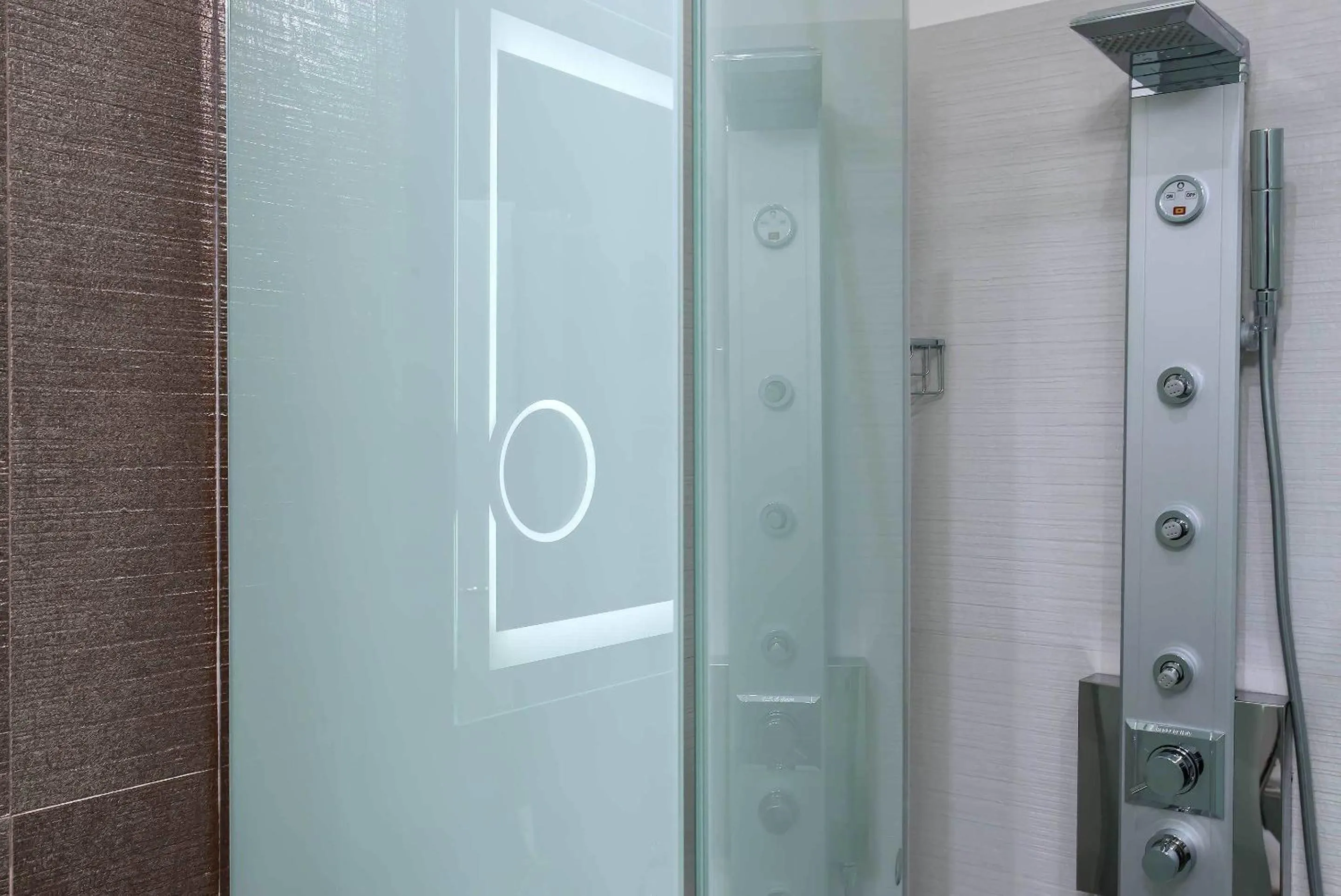 Bathroom in Trevi Rome Suite