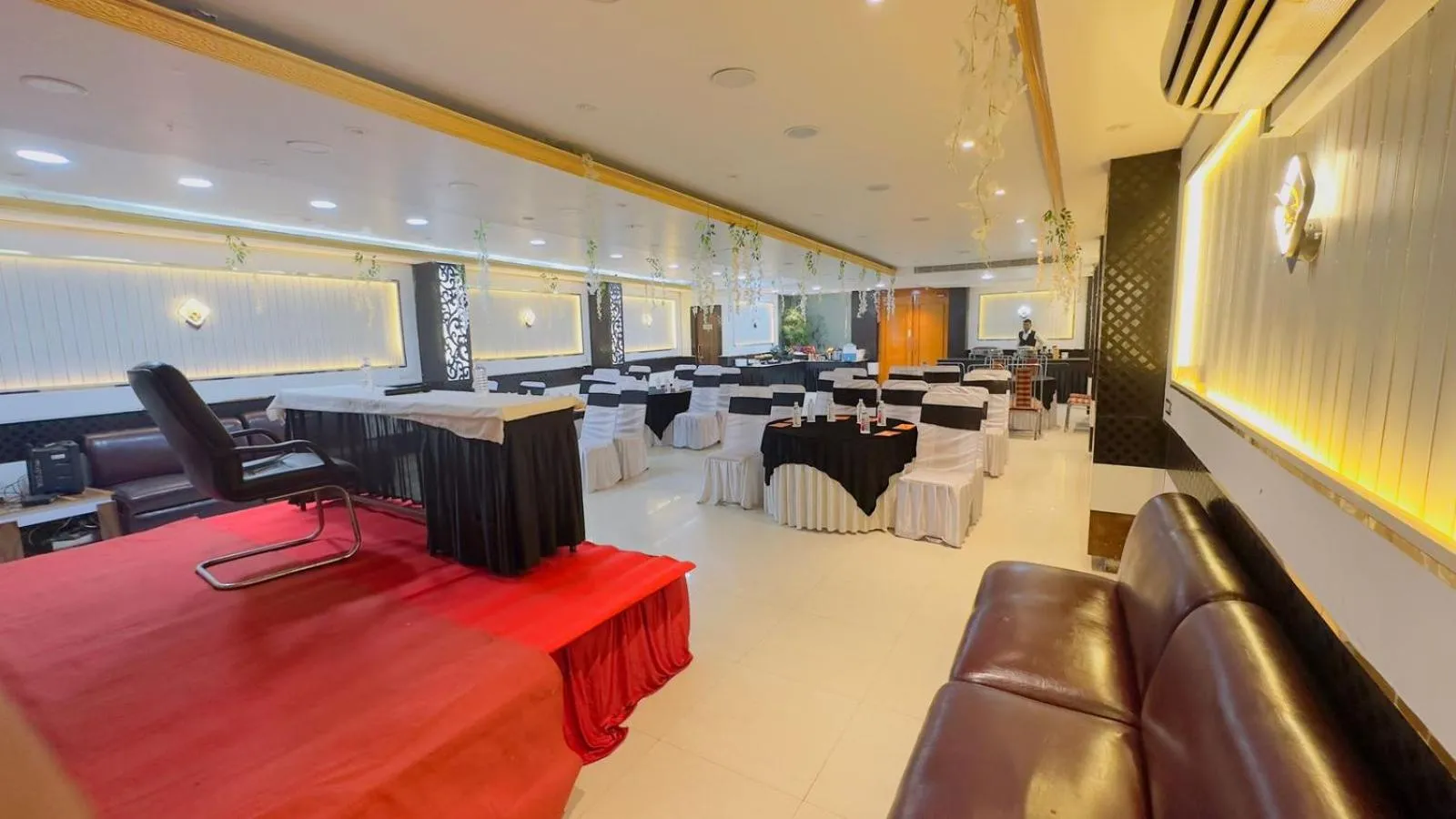 Seating area in Hotel SP International