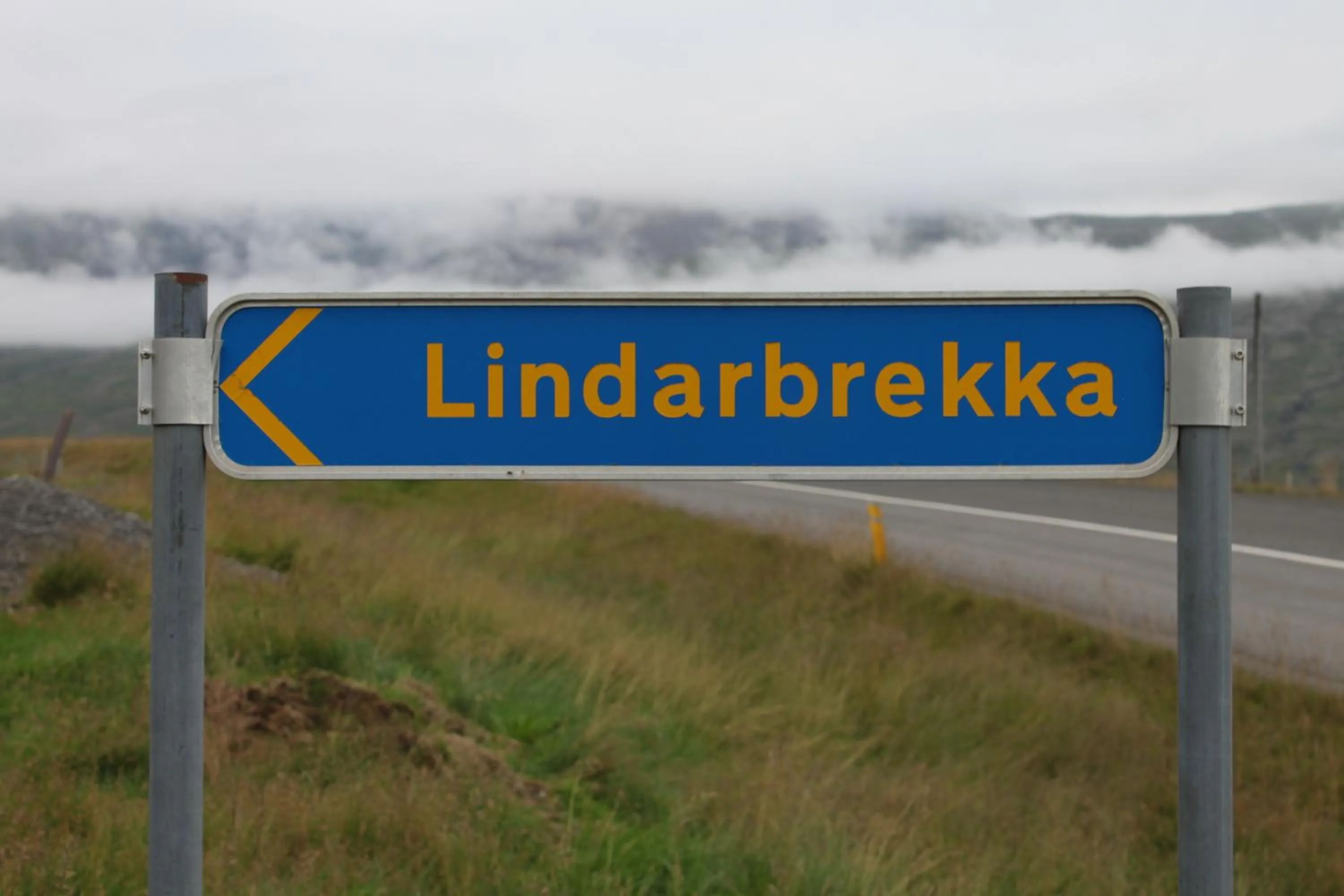 Property logo or sign in Lindarbrekka