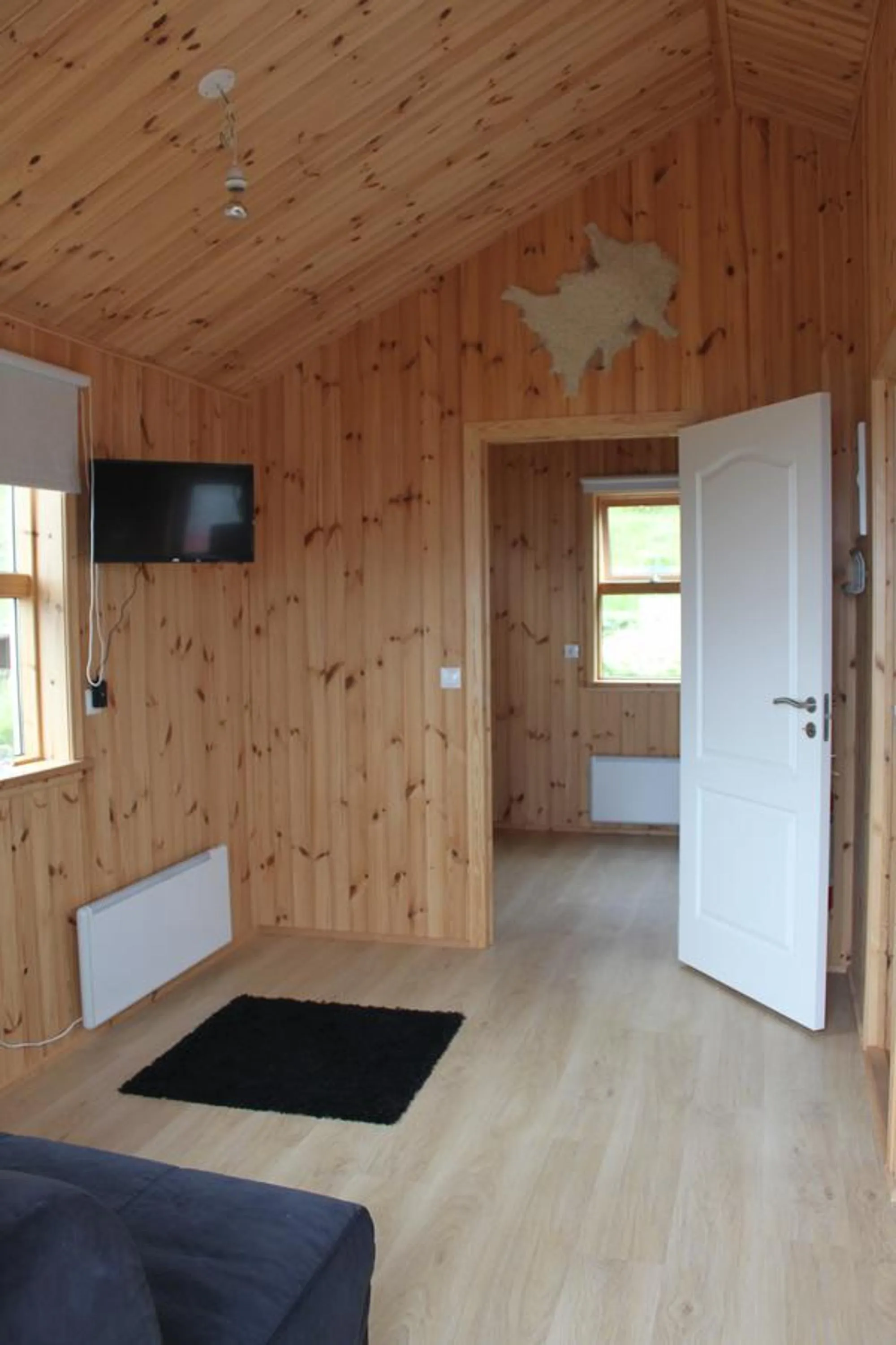 Photo of the whole room in Lindarbrekka