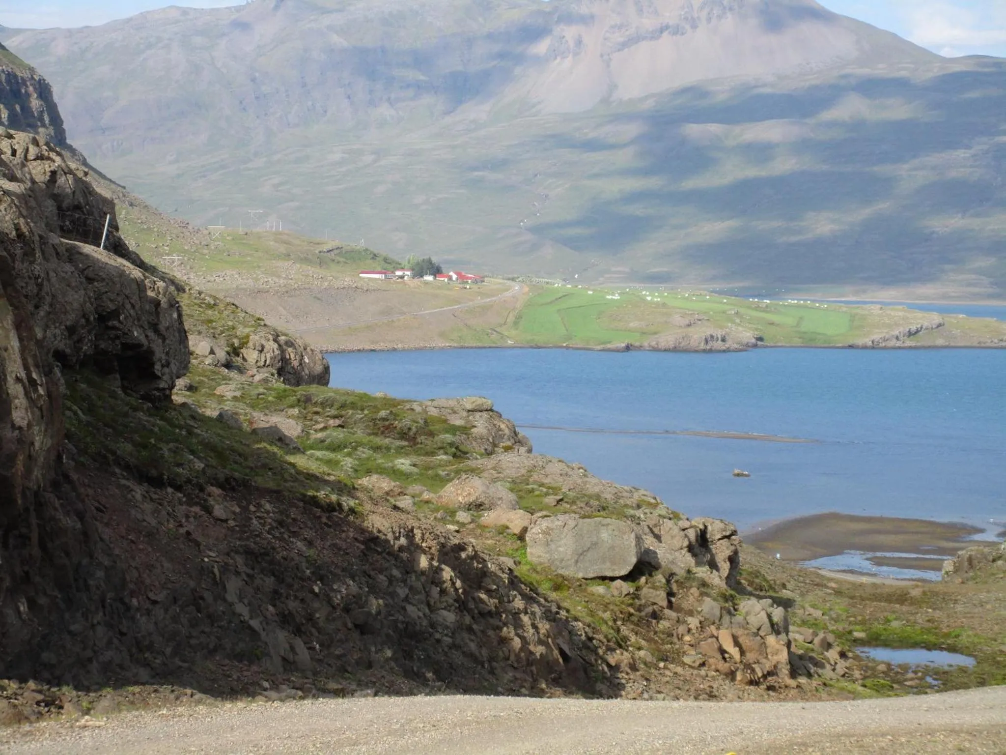 Area and facilities in Lindarbrekka