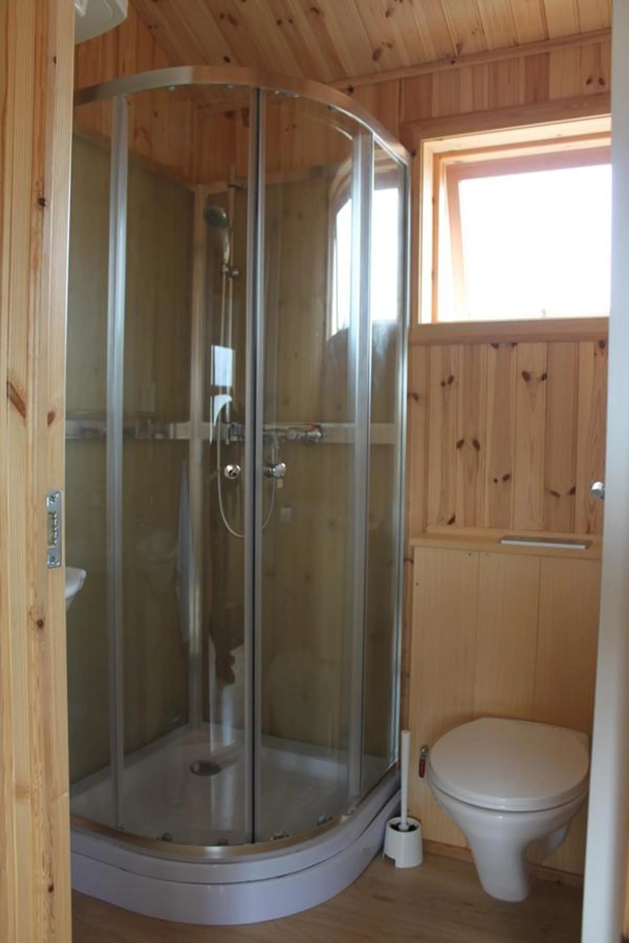 Shower in Lindarbrekka