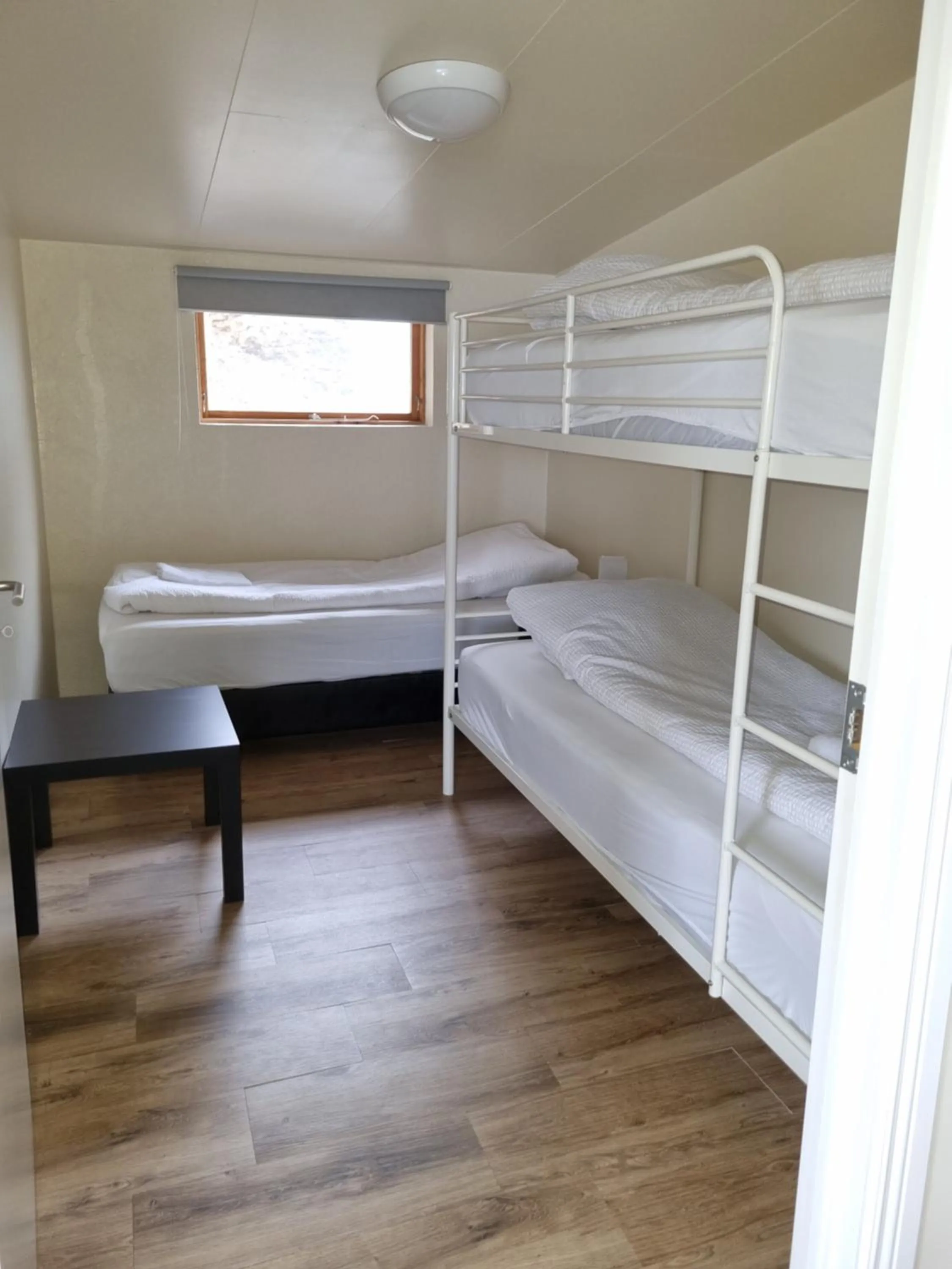 Bedroom, Bed in Lindarbrekka