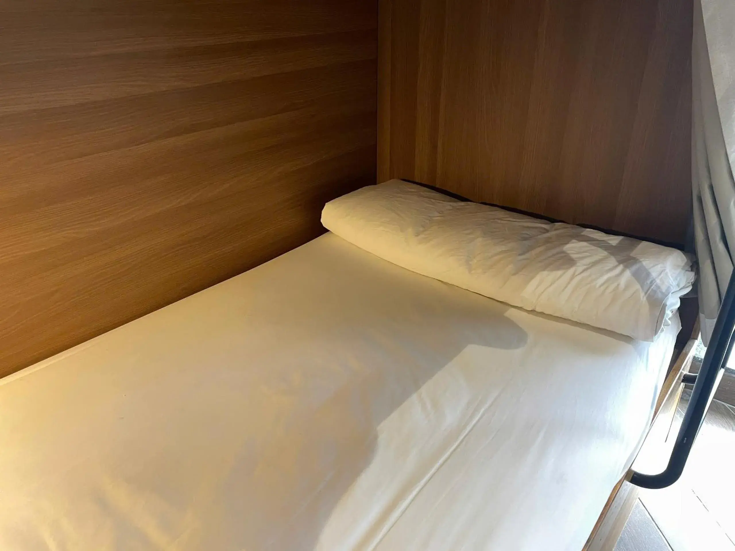 6-Bed Female Dormitory Room in Tropical Dorm Hostel Da Nang by Haviland 6-Bed Female Dormitory Room in Tropical Dorm Hostel Da Nang by Haviland