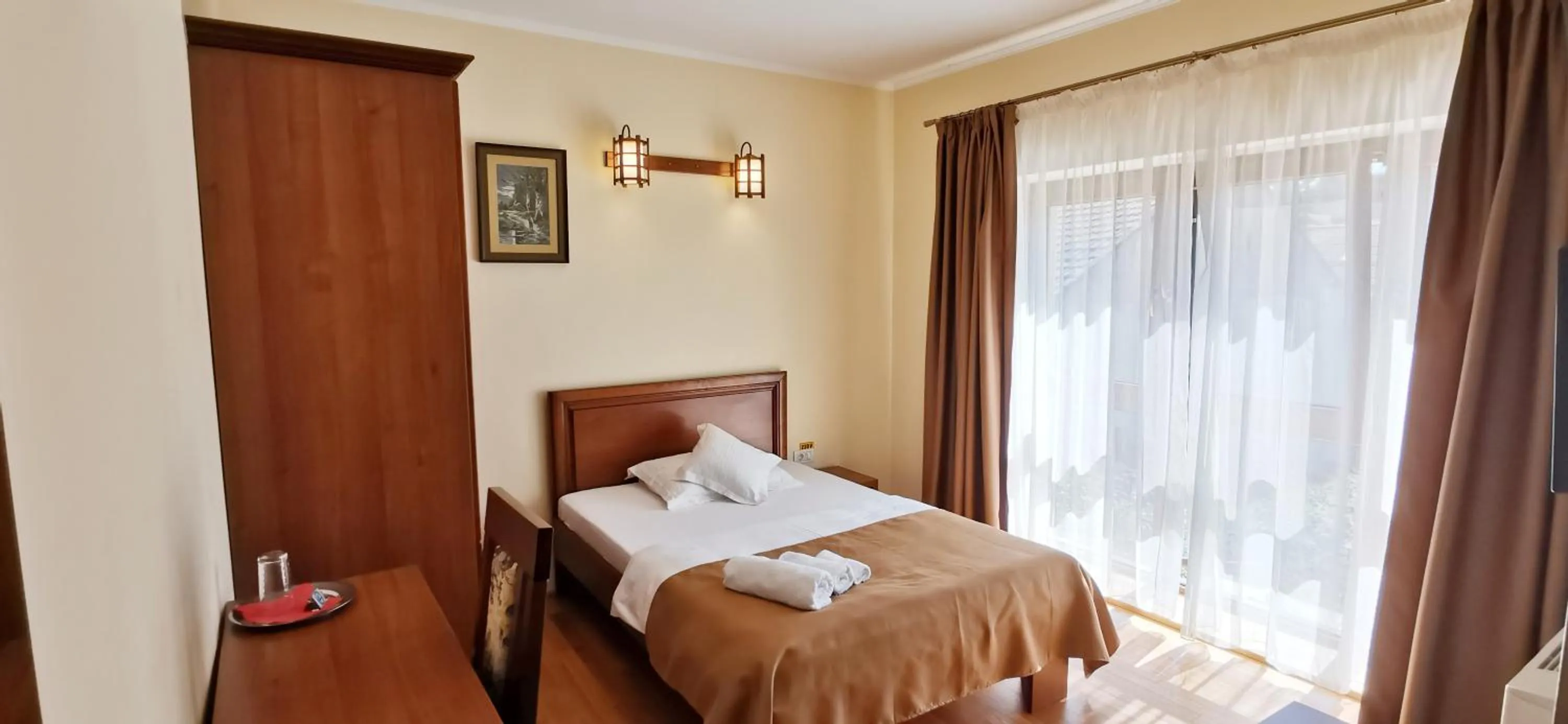 Bed in Pensiunea Nimbus