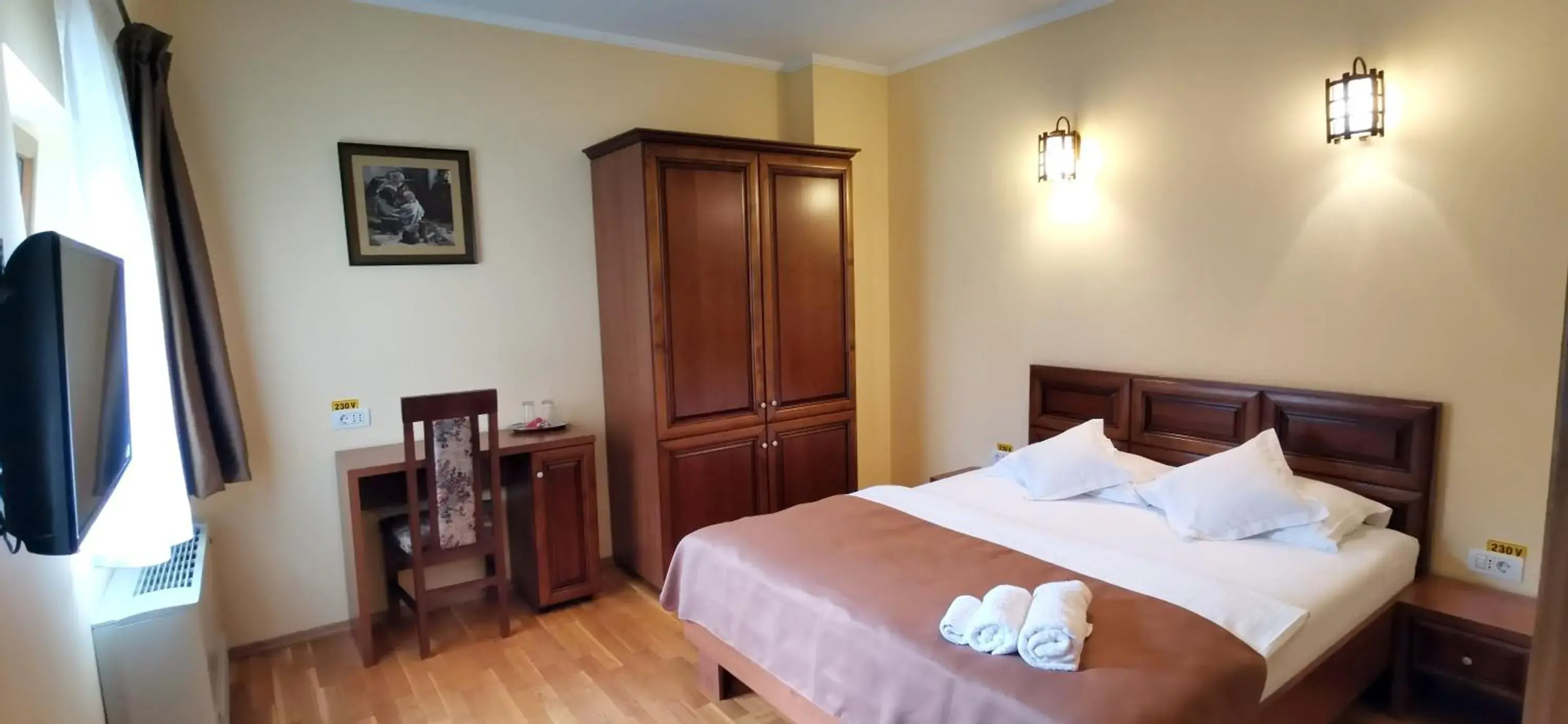 Superior King Room - single occupancy in Pensiunea Nimbus Superior King Room - single occupancy in Pensiunea Nimbus