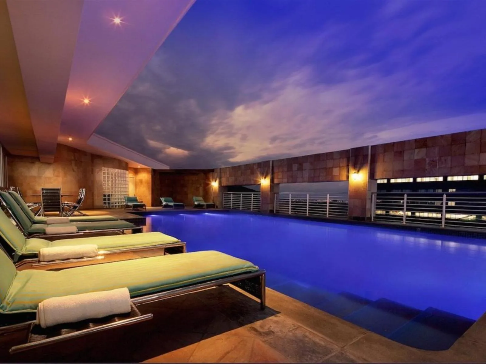 Swimming pool in Royal Majestic Hotel