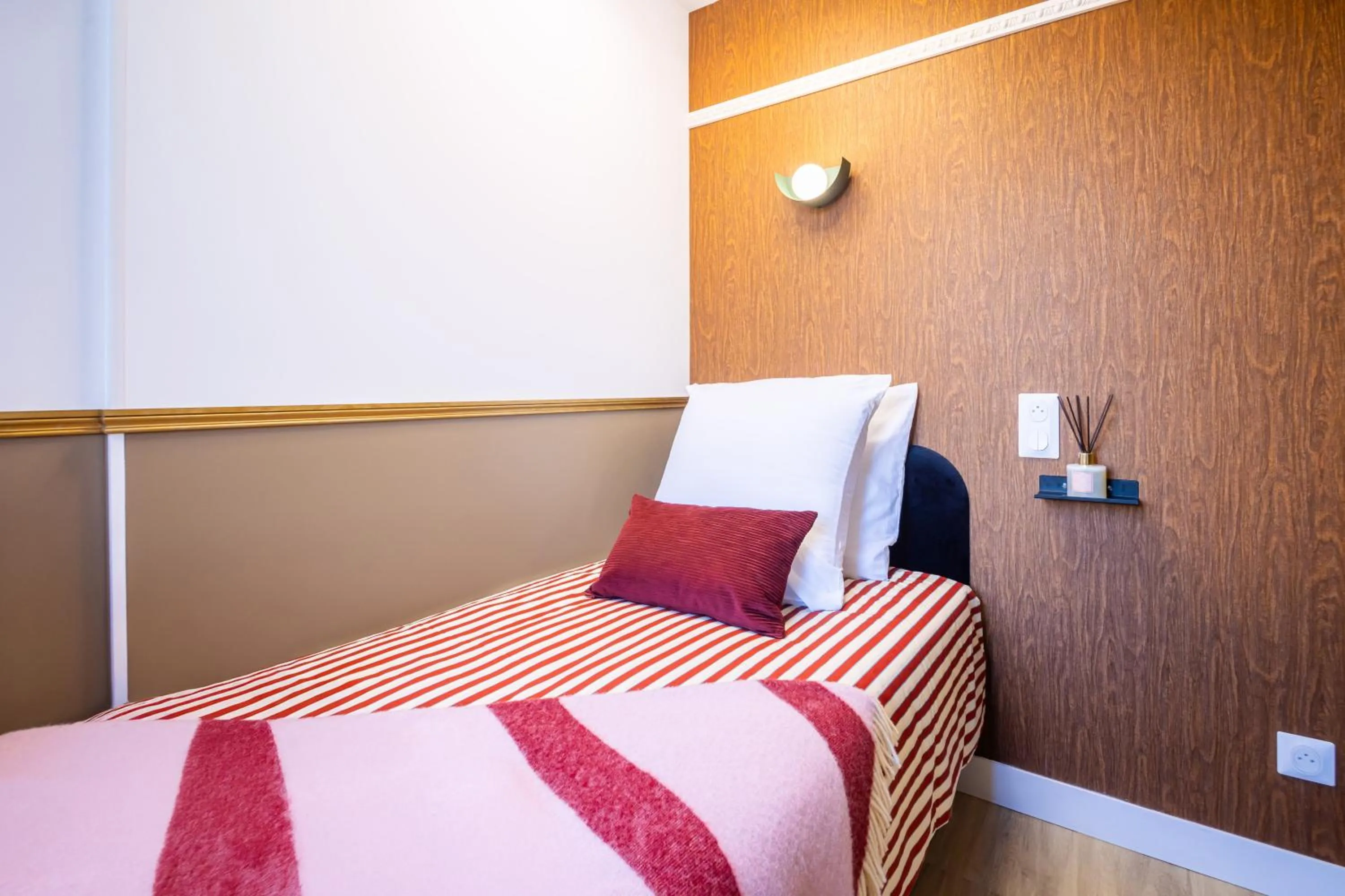 Single Room in ARK Hôtel Paris Boulogne