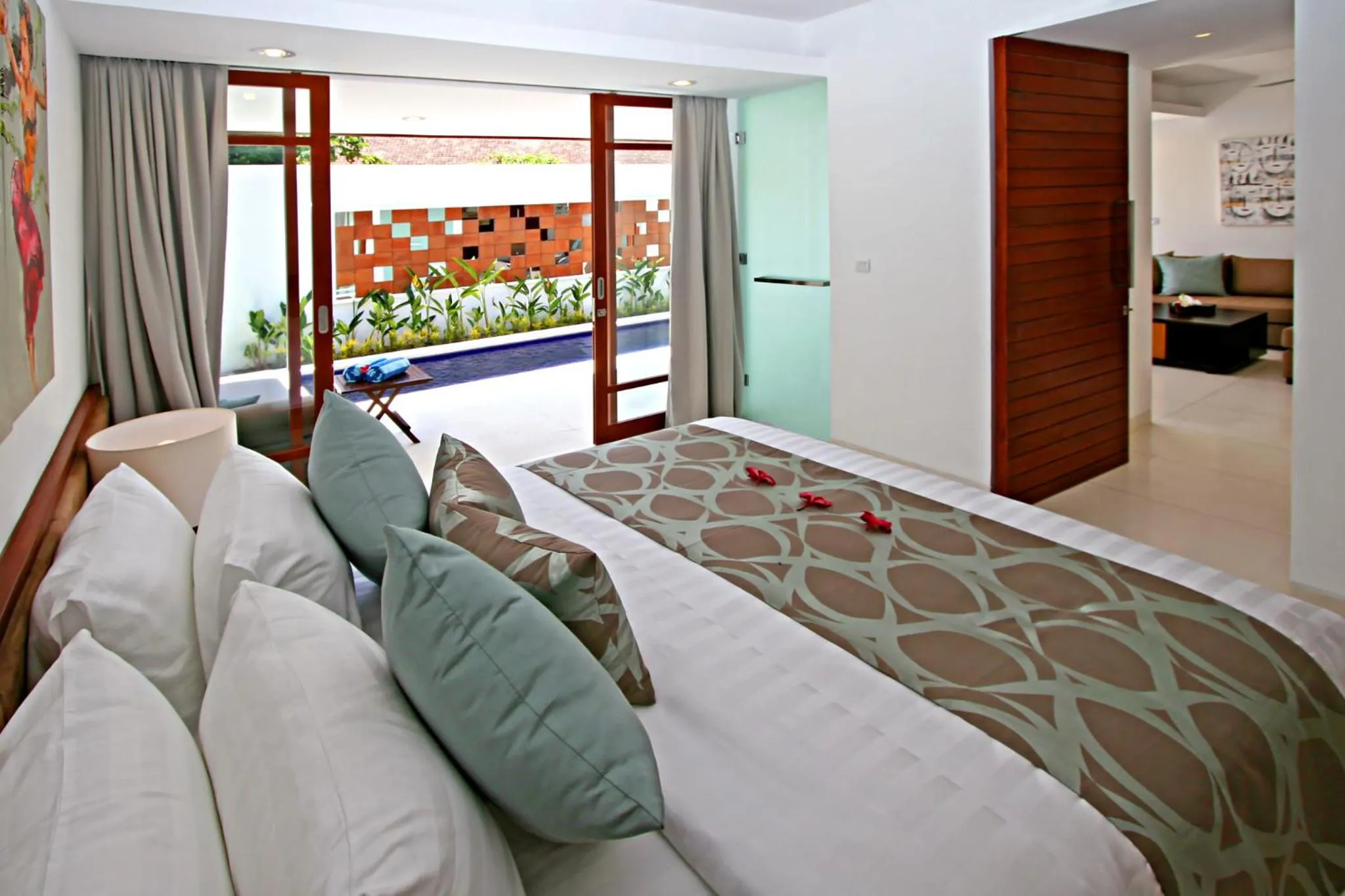 Pool view, Bed in Smart Comfort Apartments