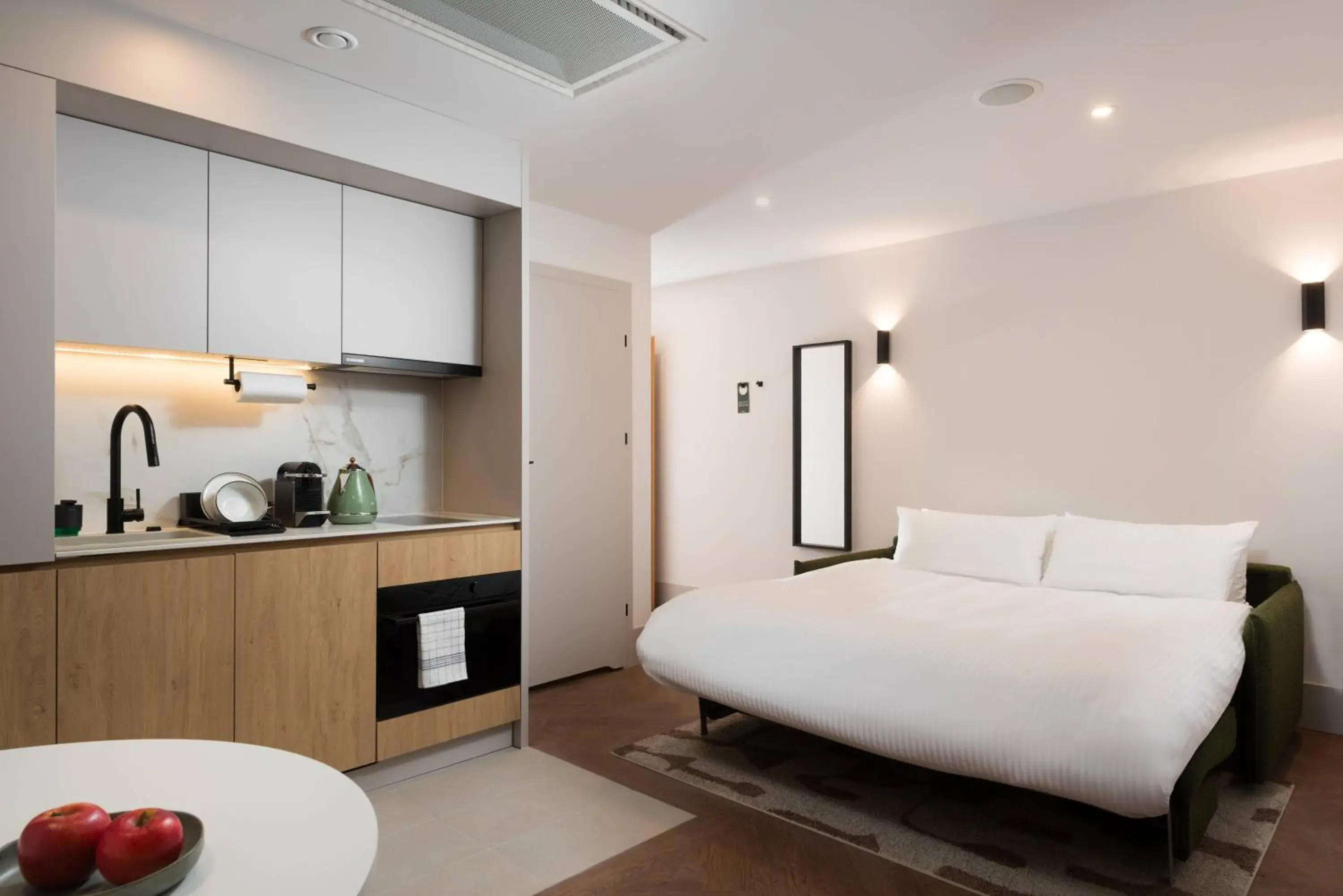 Bed in master Wola Bed in master Wola