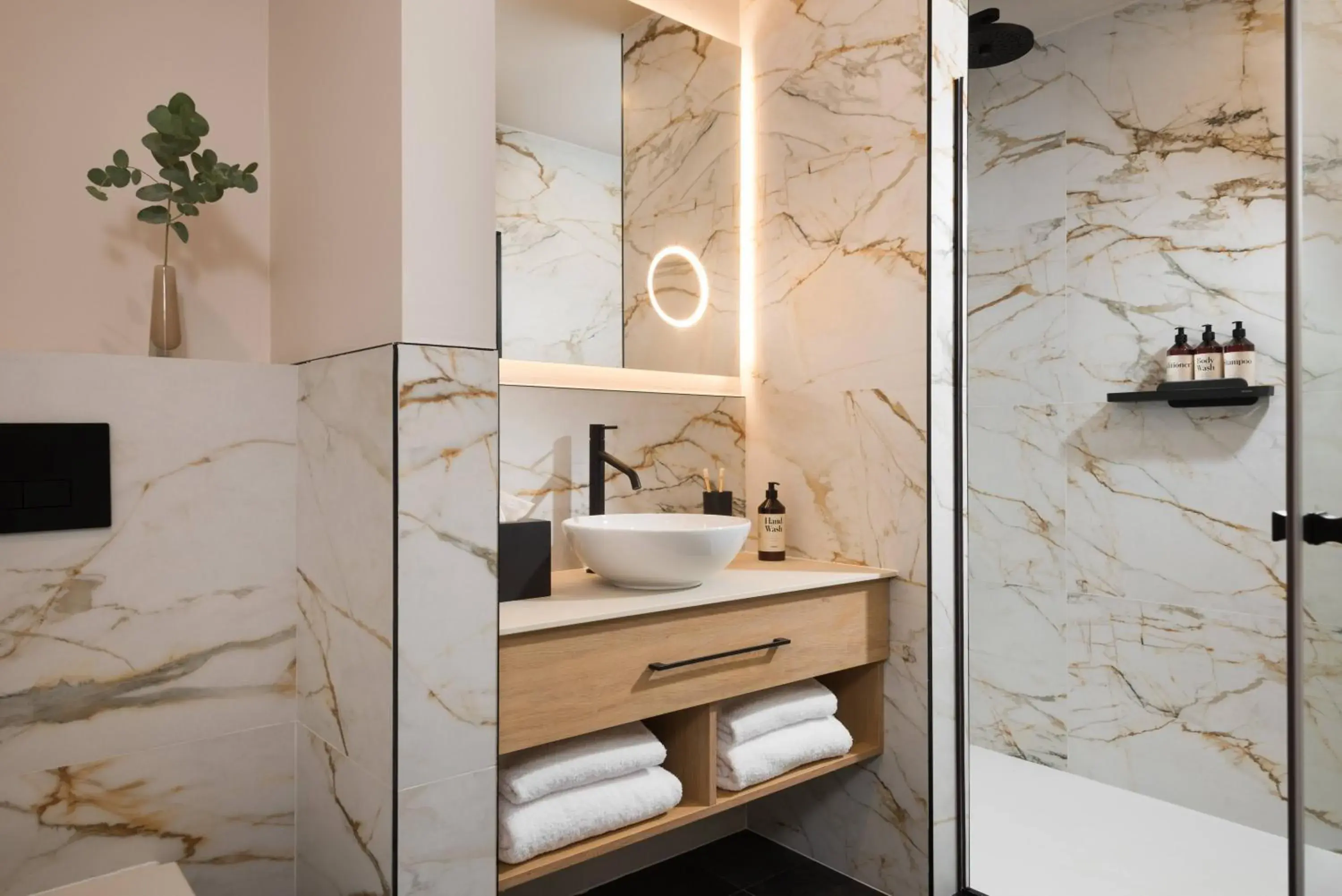 One-Bedroom Apartment in master Wola One-Bedroom Apartment in master Wola