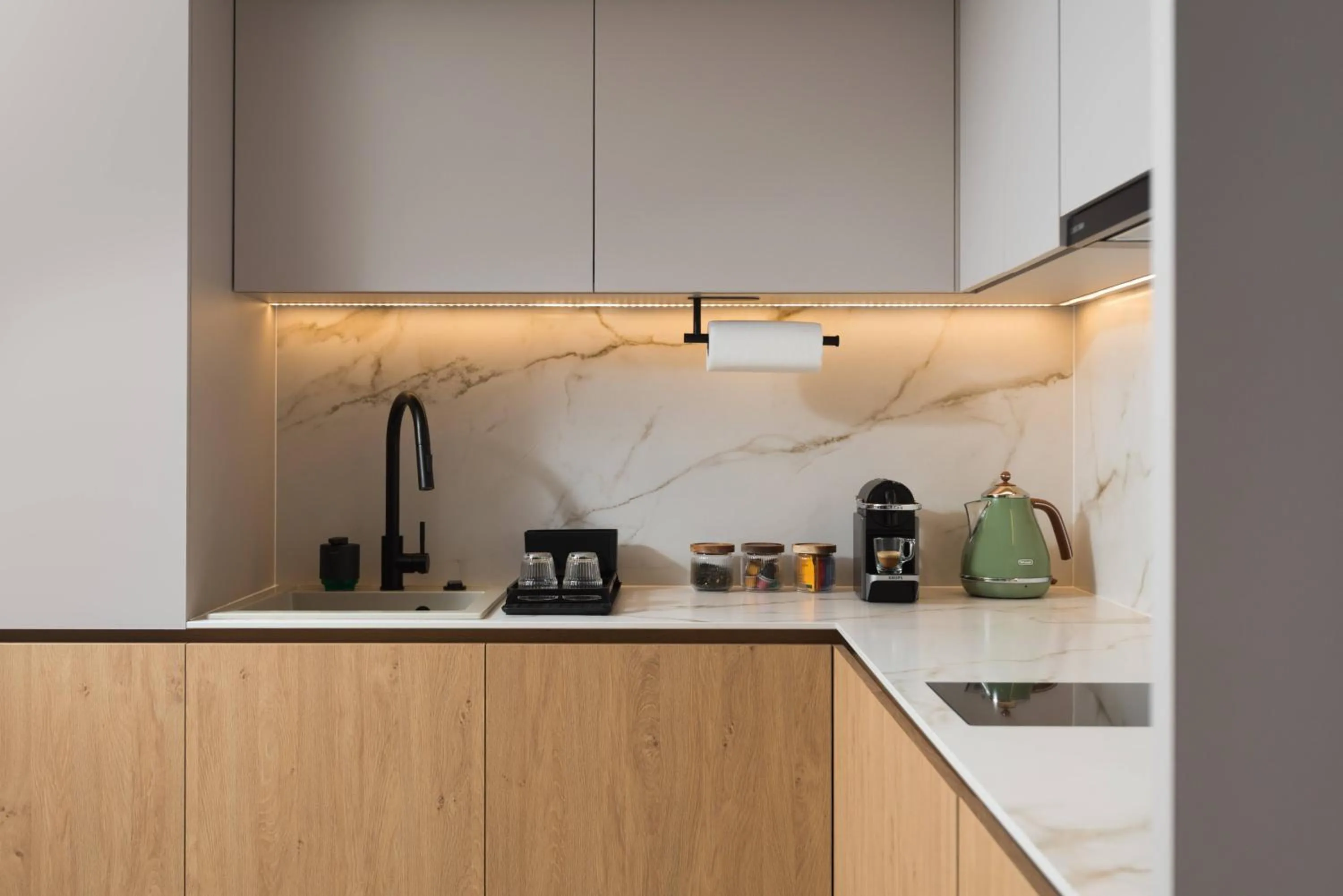 Coffee/tea facilities in master Wola Warsaw