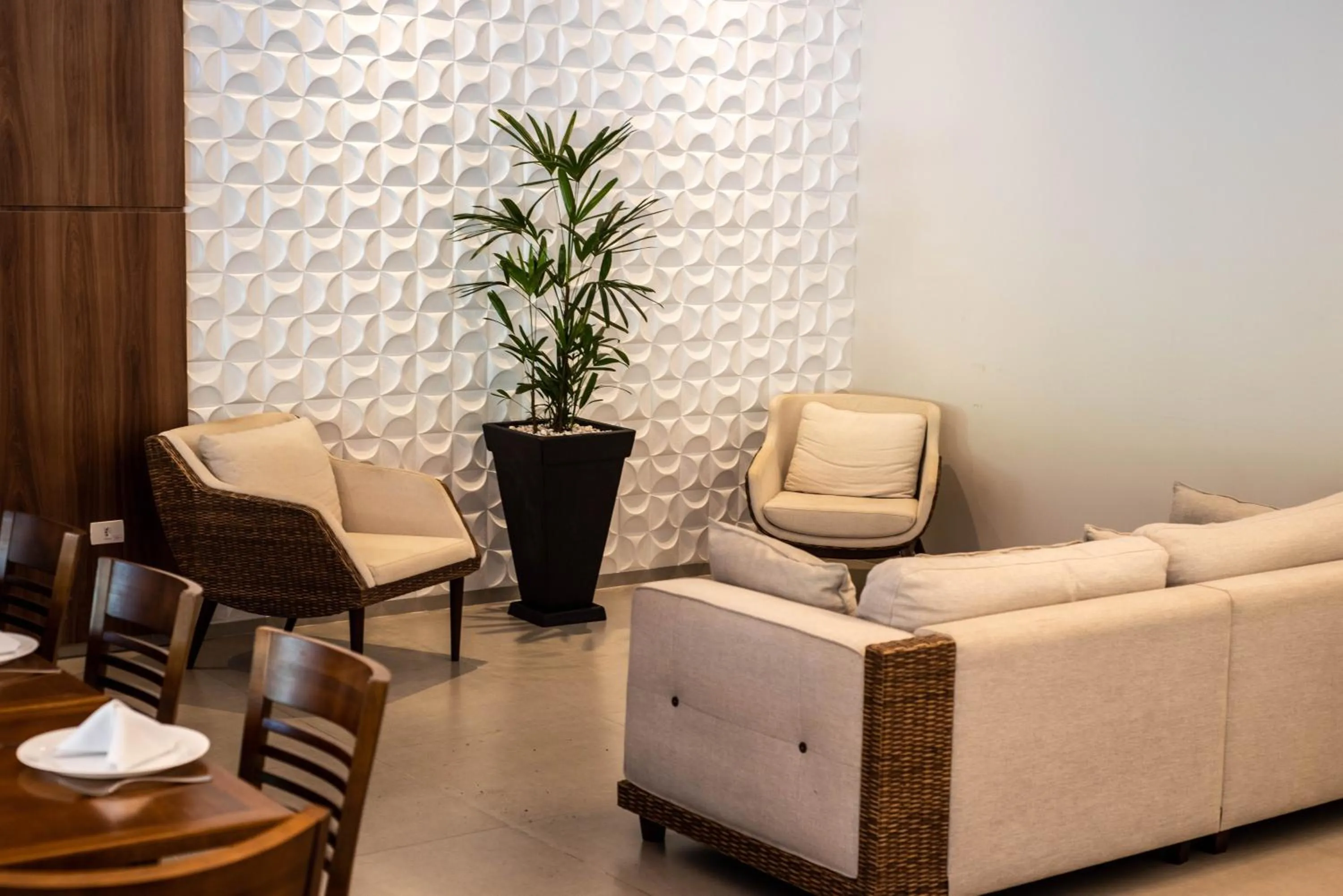 Restaurant/places to eat in Sumaré Park Hotel