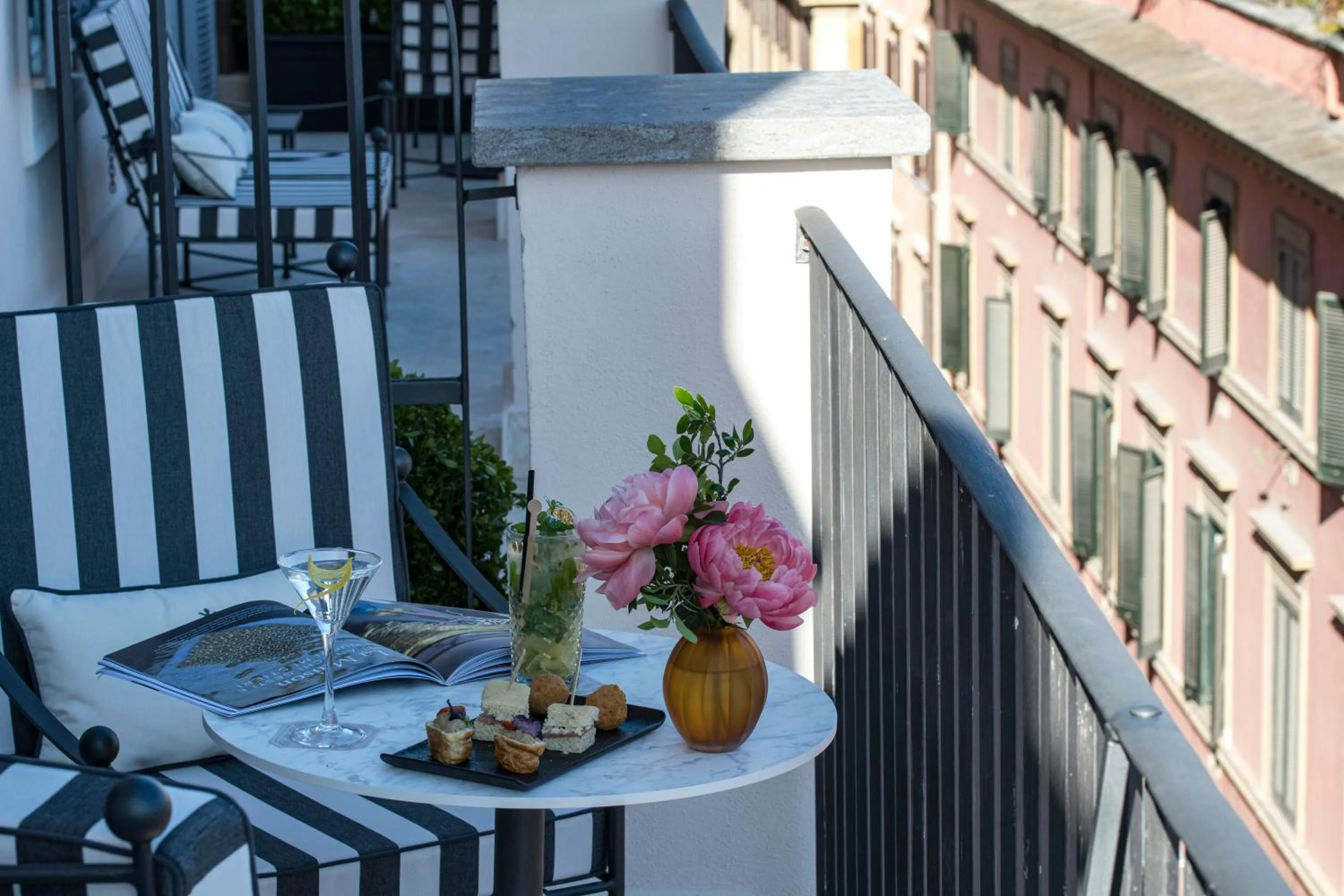 Photo of the whole room in Hotel d’Inghilterra Roma – Starhotels Collezione