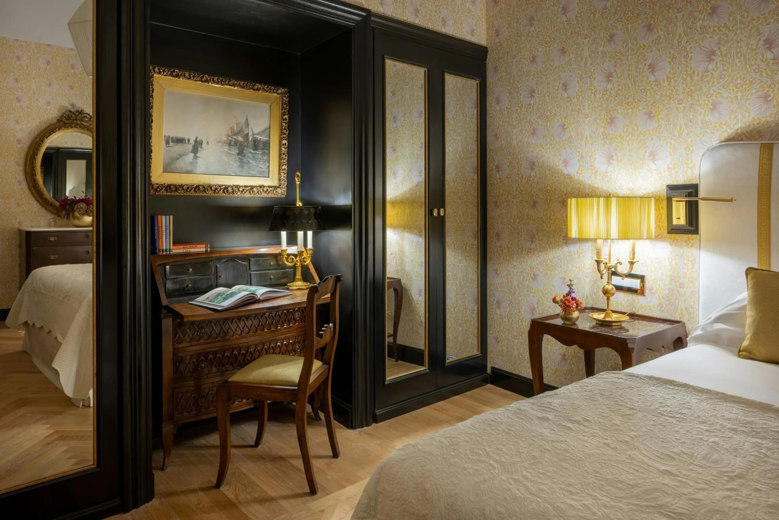 Bedroom, Bed in Hotel d’Inghilterra Roma – Starhotels Collezione