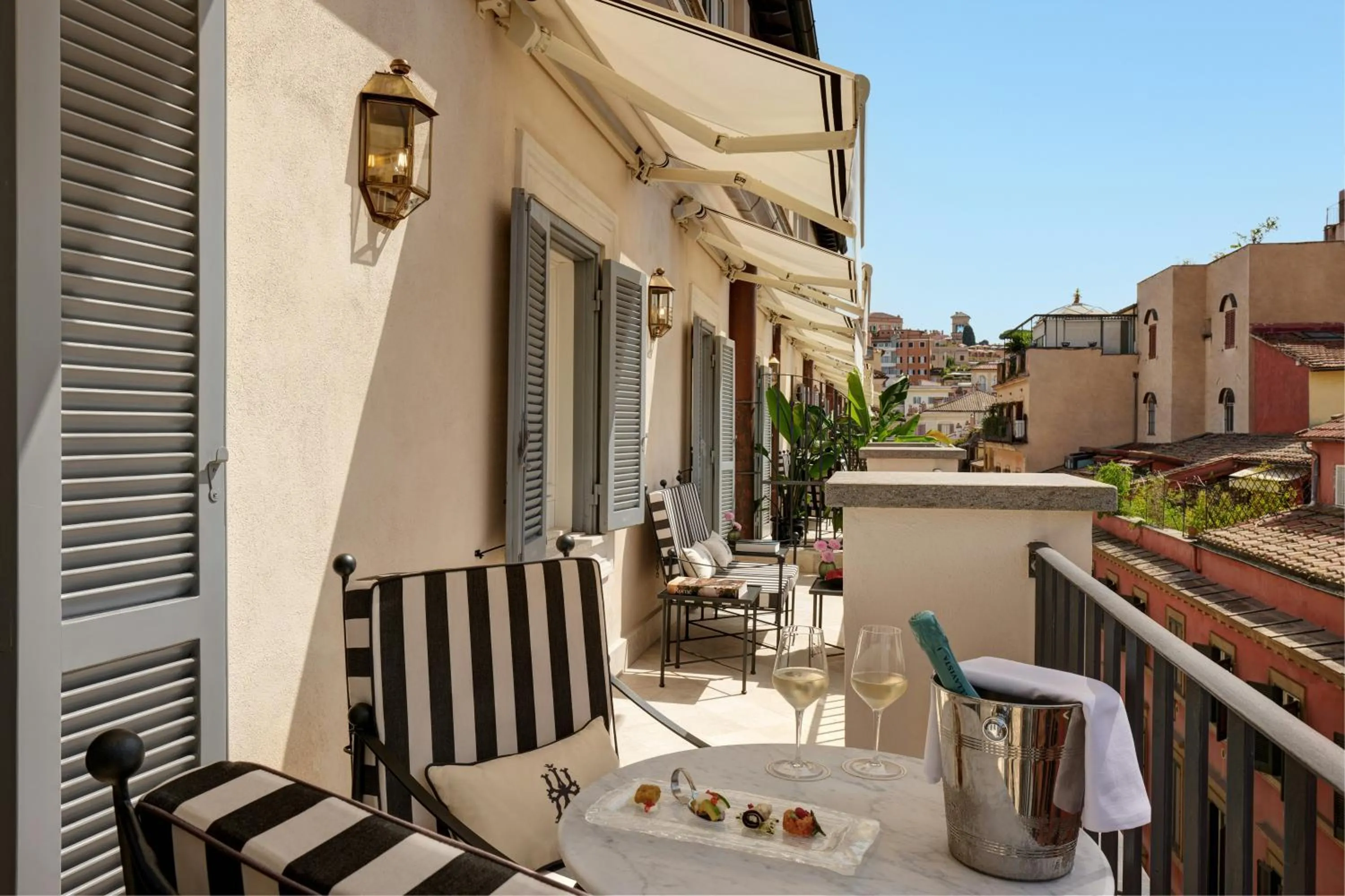 Photo of the whole room in Hotel d’Inghilterra Roma – Starhotels Collezione