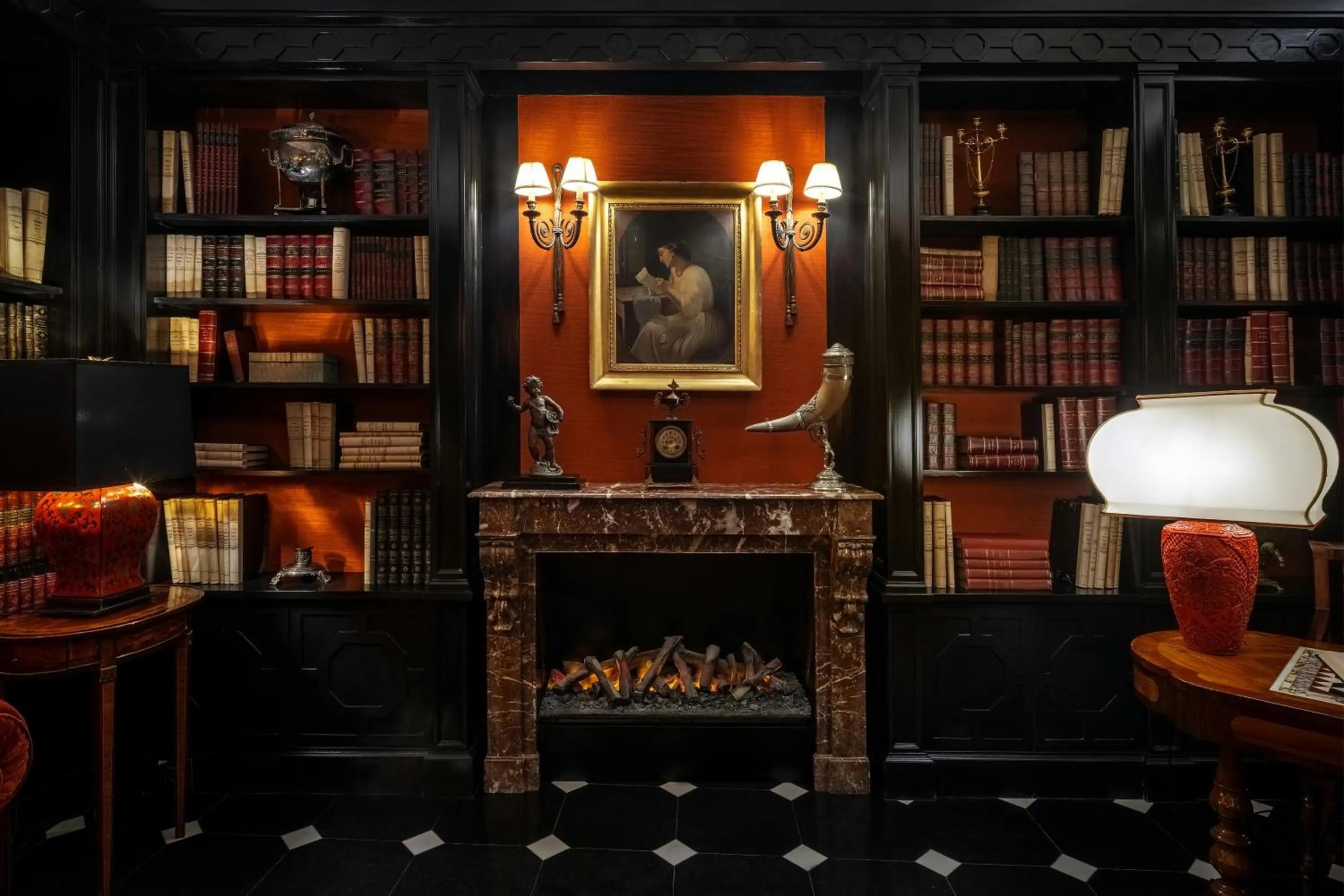 Library in Hotel d’Inghilterra Roma – Starhotels Collezione