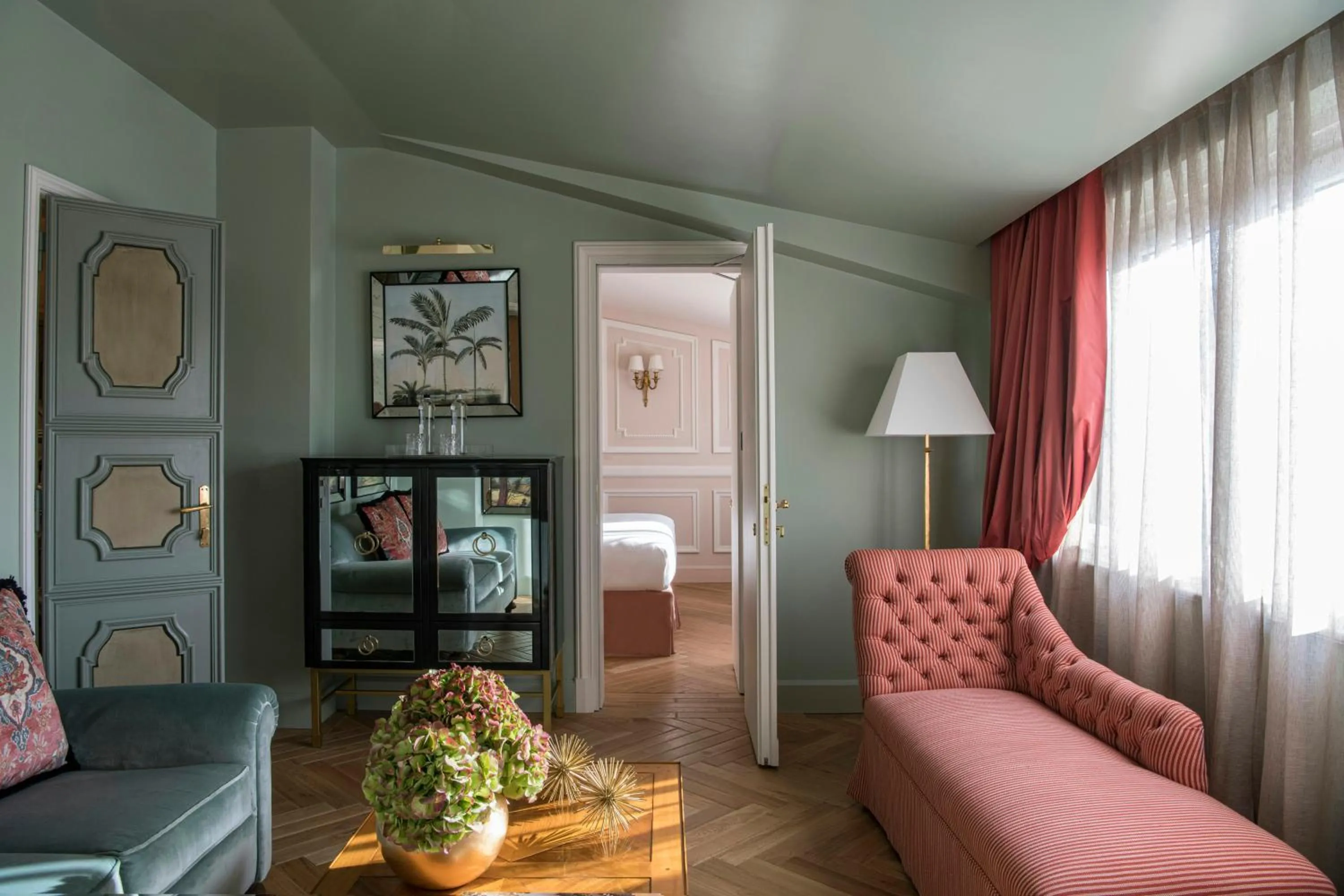 Photo of the whole room in Hotel d’Inghilterra Roma – Starhotels Collezione