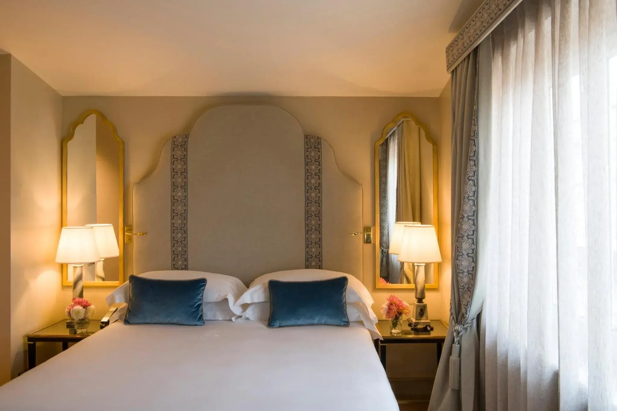 Property building, Bed in Hotel d’Inghilterra Roma – Starhotels Collezione Property building, Bed in Hotel d’Inghilterra Roma – Starhotels Collezione