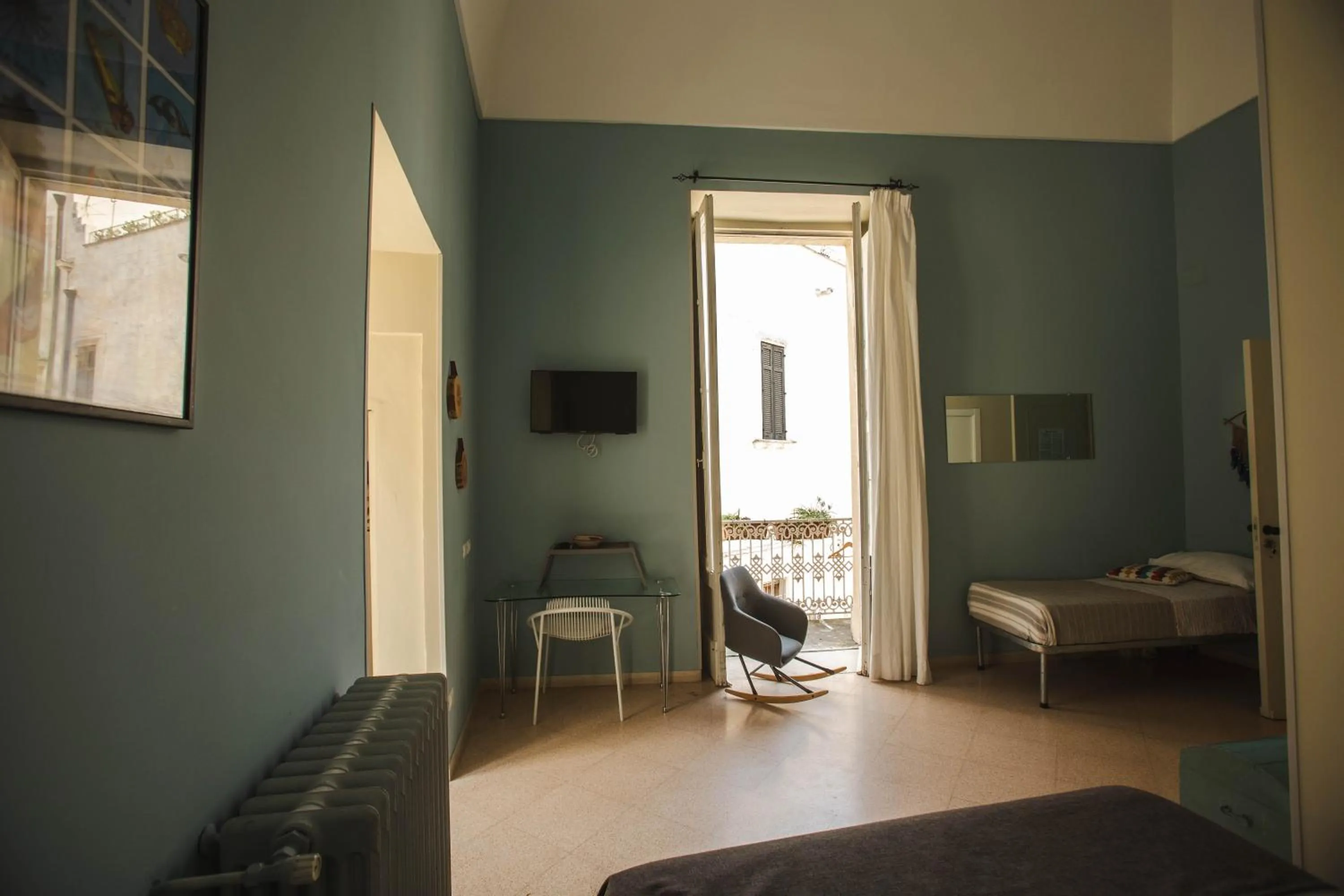 TV and multimedia, Bed in 4 Balconi rooms-Boutique B&B