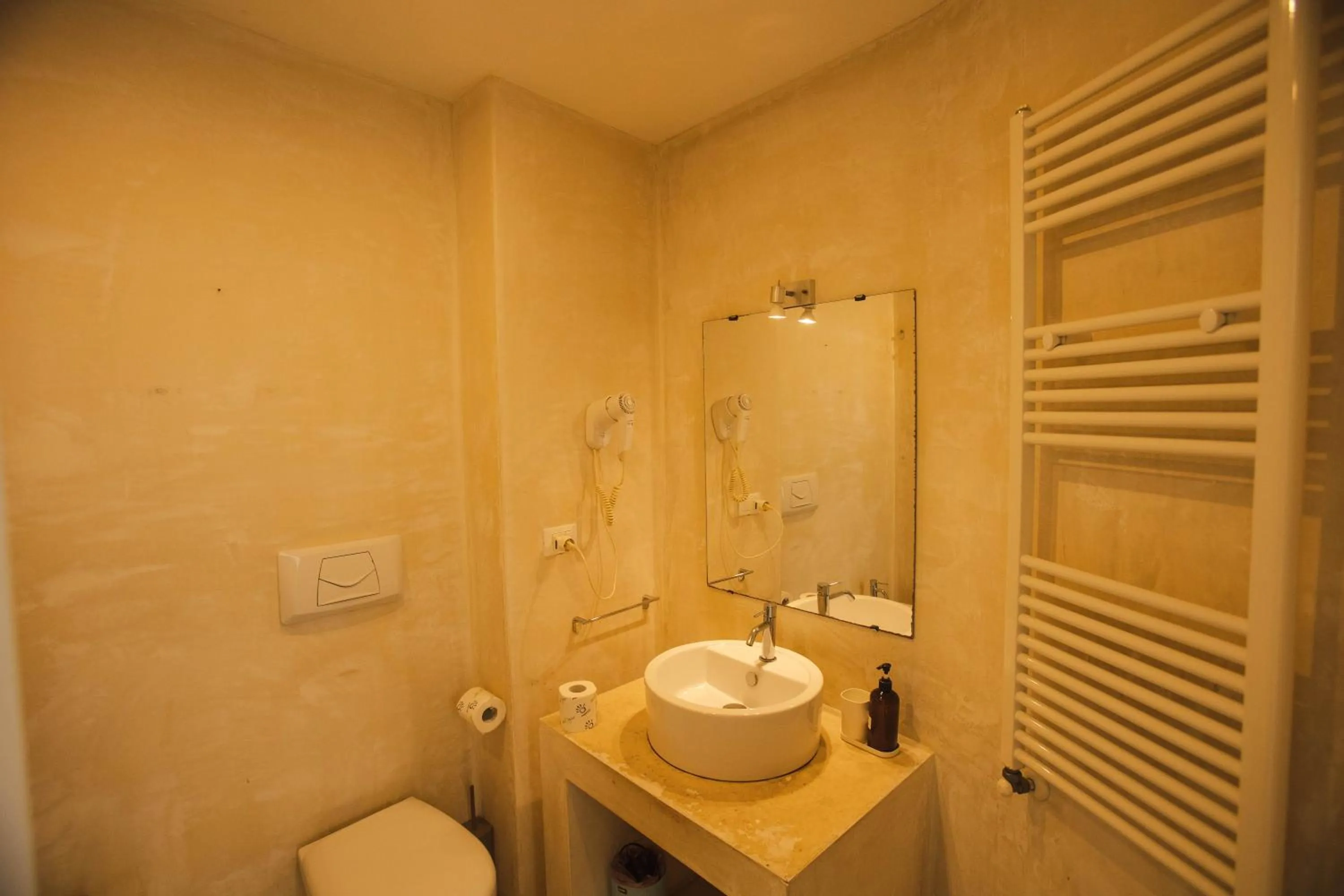 Bathroom in 4 Balconi rooms-Boutique B&B