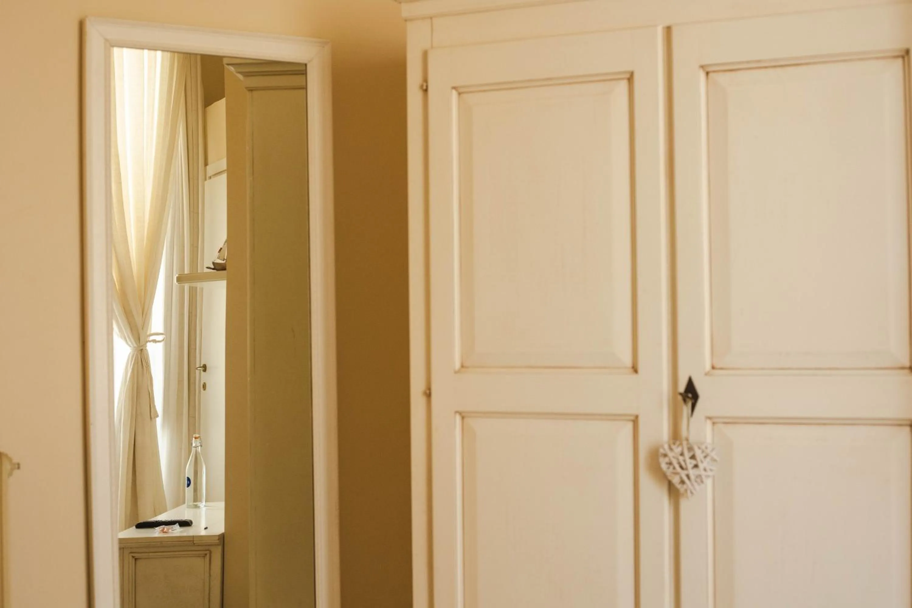 wardrobe in 4 Balconi rooms-Boutique B&B