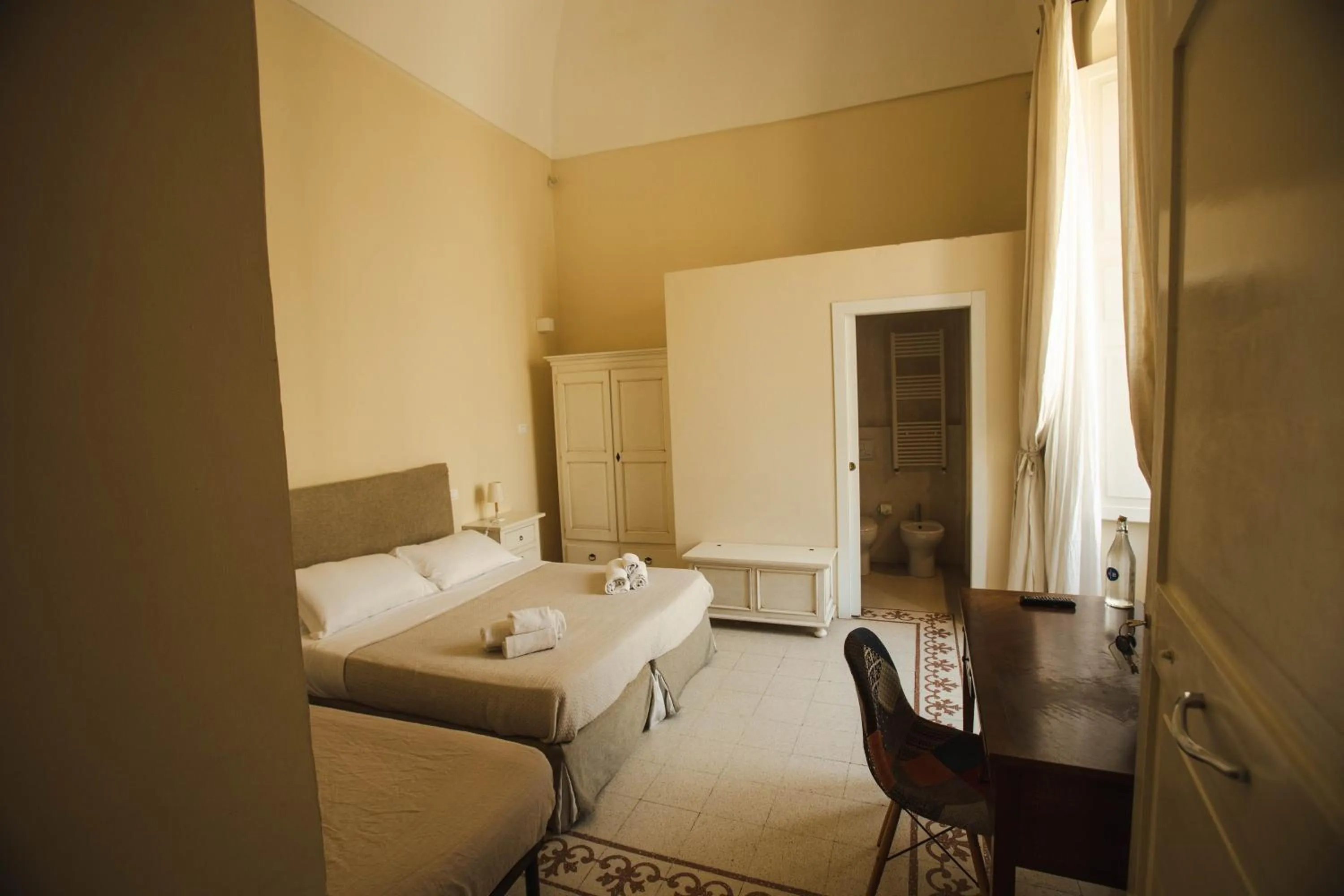 Bed in 4 Balconi rooms-Boutique B&B