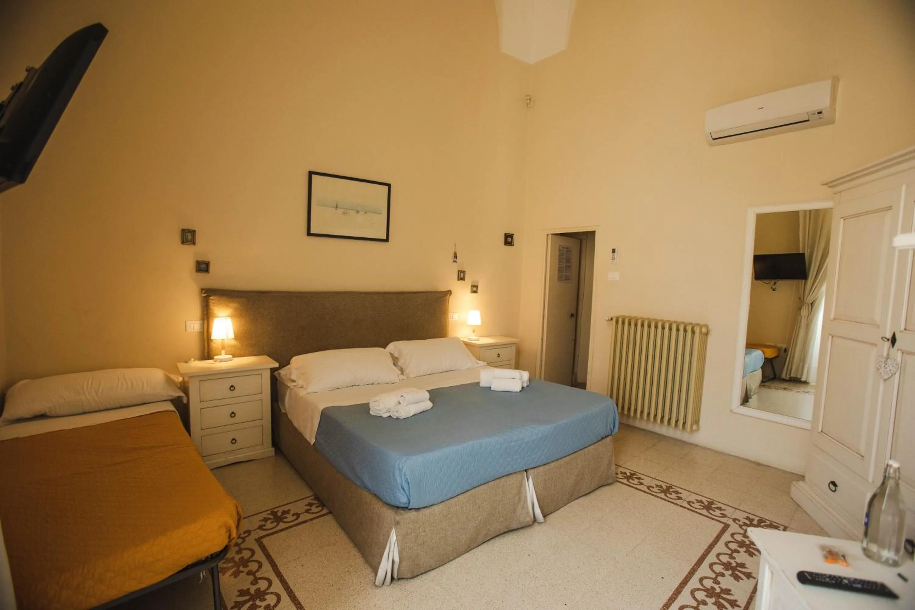 Bed in 4 Balconi rooms-Boutique B&B