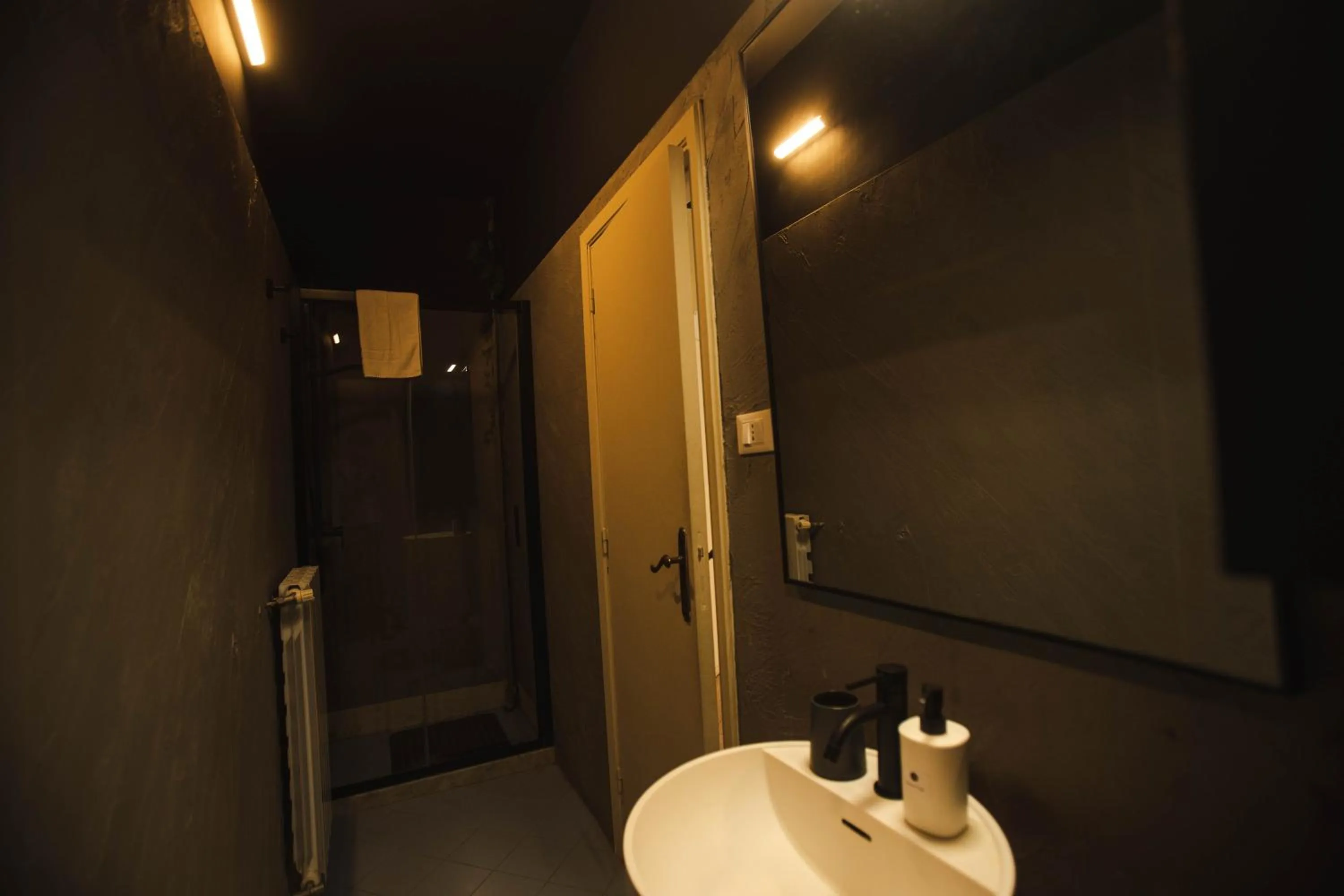 Bathroom in 4 Balconi rooms-Boutique B&B