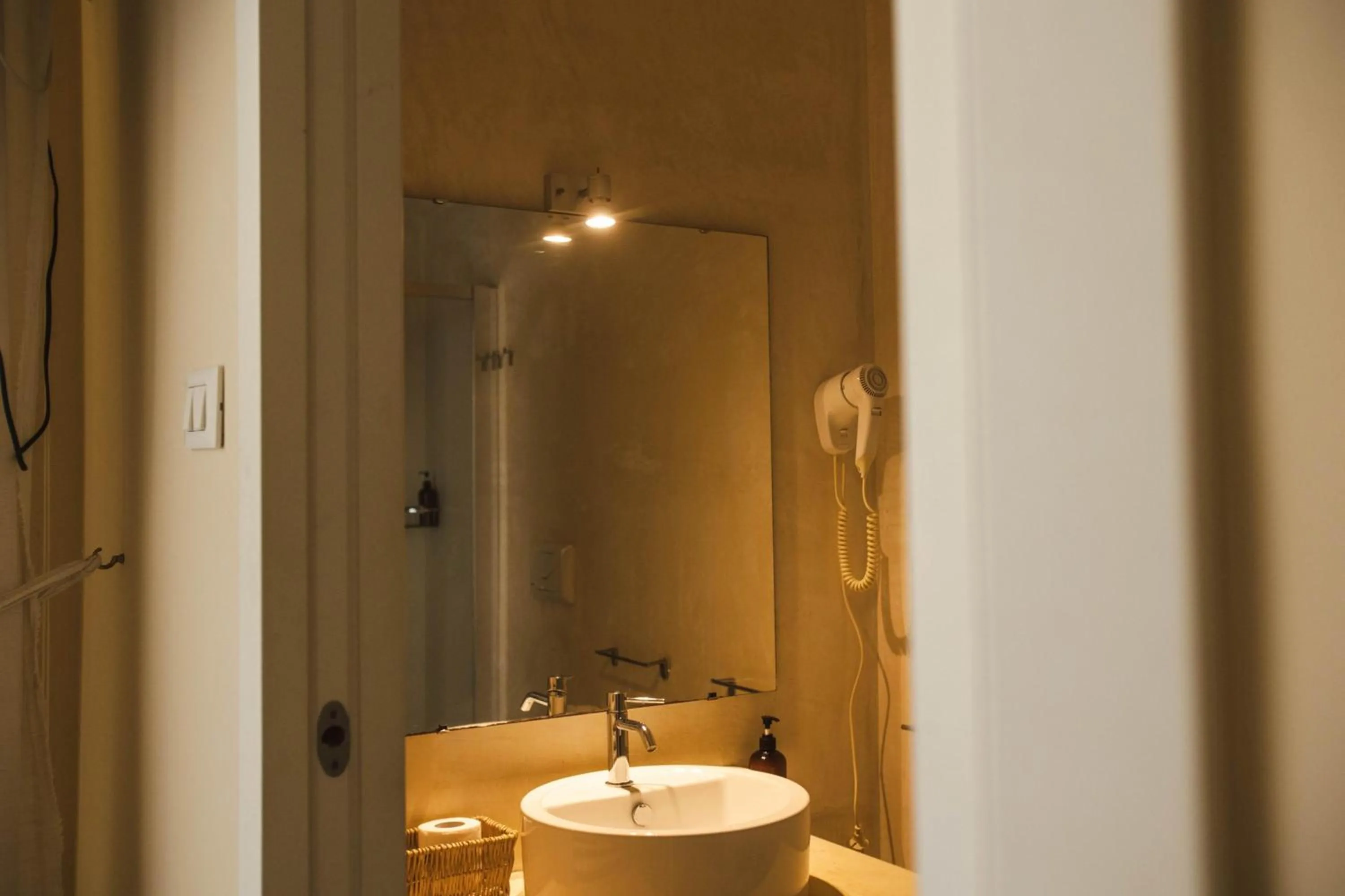 Shower in 4 Balconi rooms-Boutique B&B