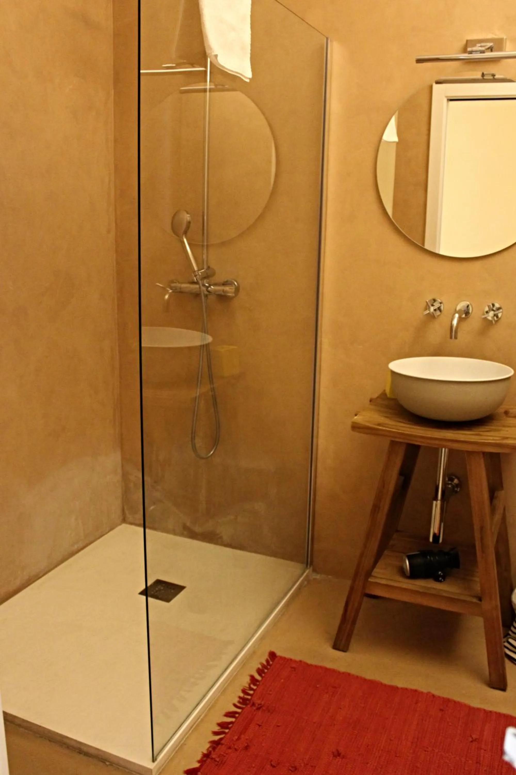 Shower in 4 Balconi rooms-Boutique B&B
